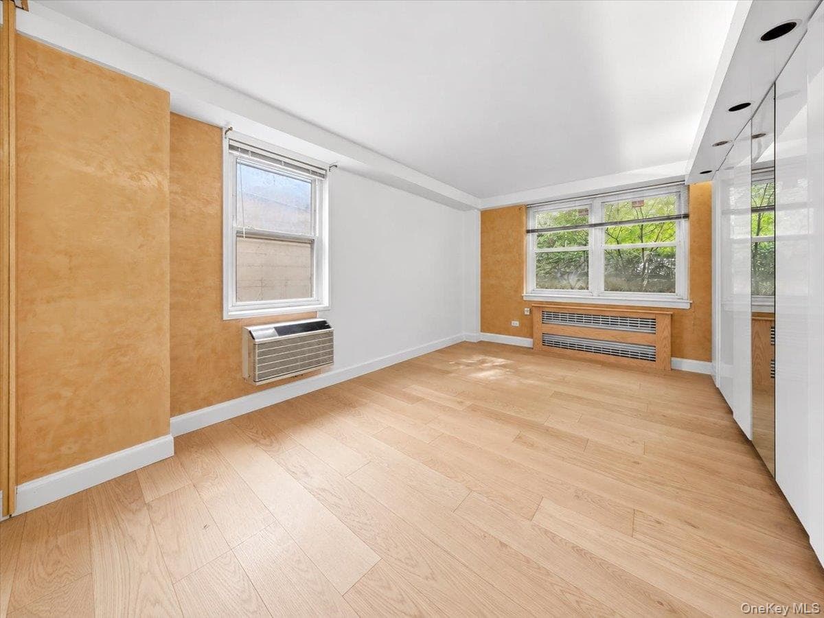 2575 Palisade Avenue Unit: 1L thumbnail 11