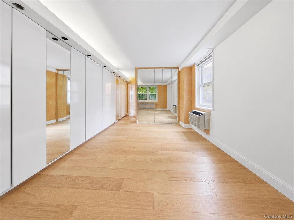 2575 Palisade Avenue Unit: 1L thumbnail 12
