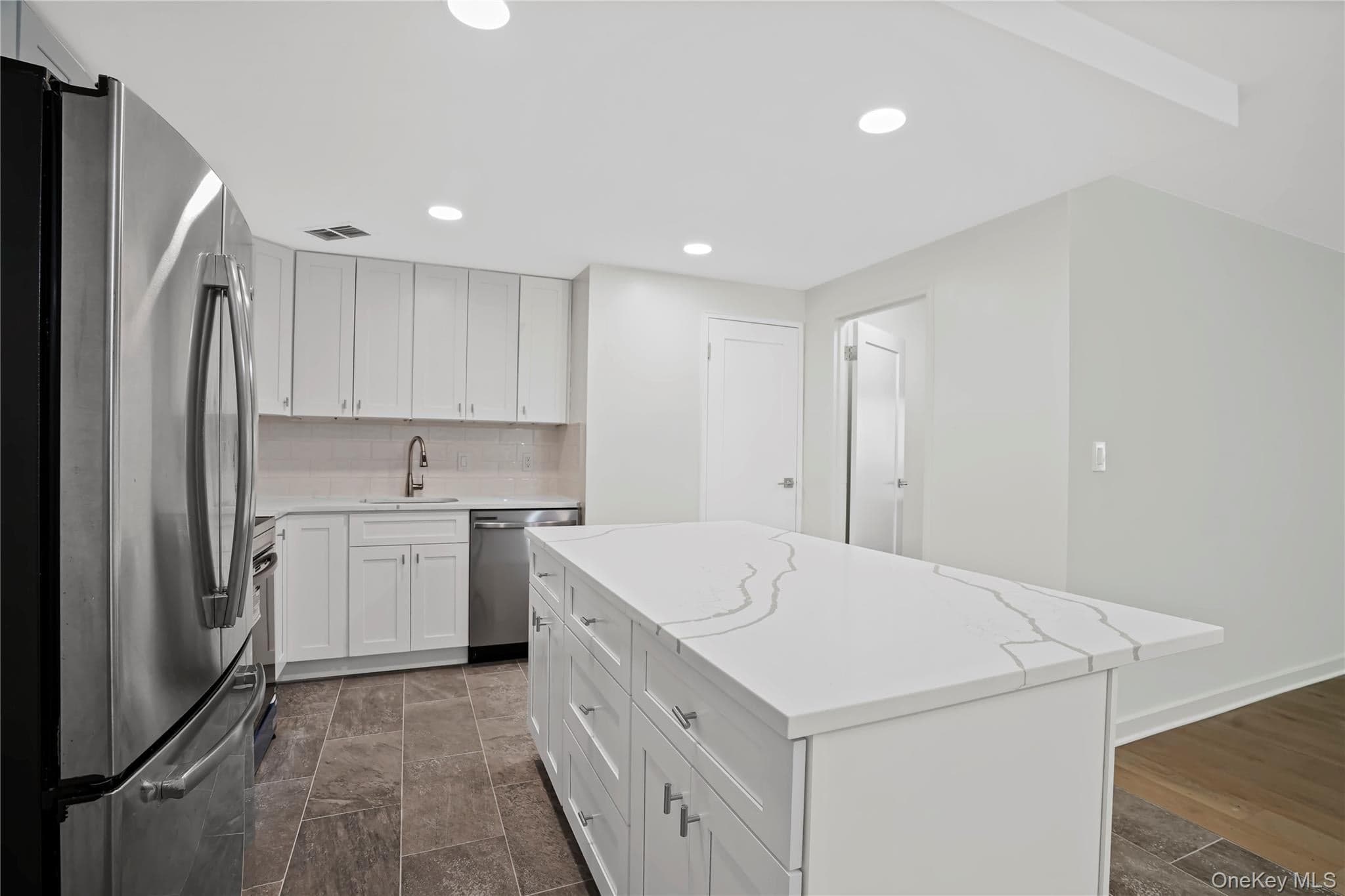 300 High Point Drive Unit: 314 thumbnail 12