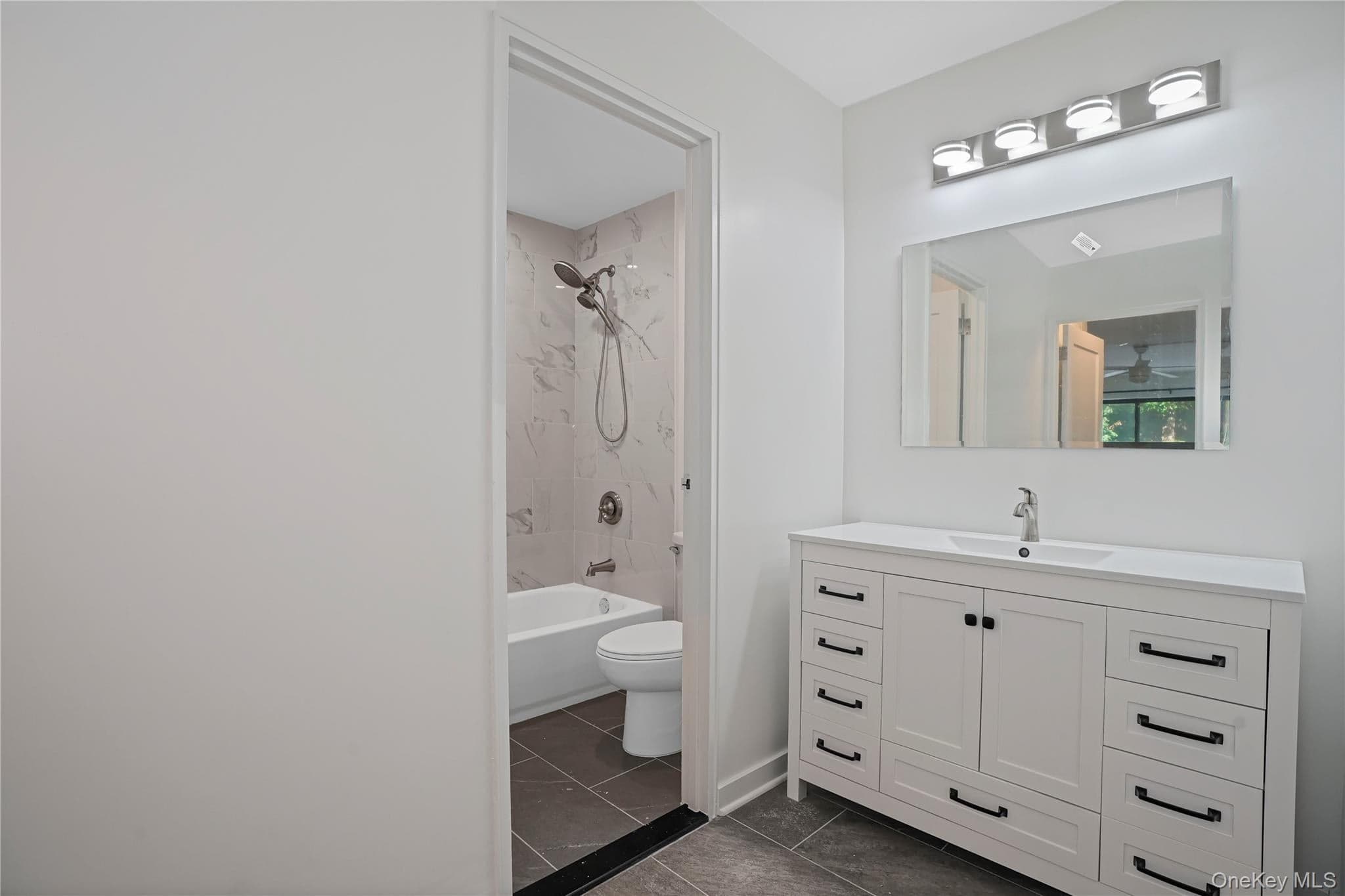 300 High Point Drive Unit: 314 thumbnail 19