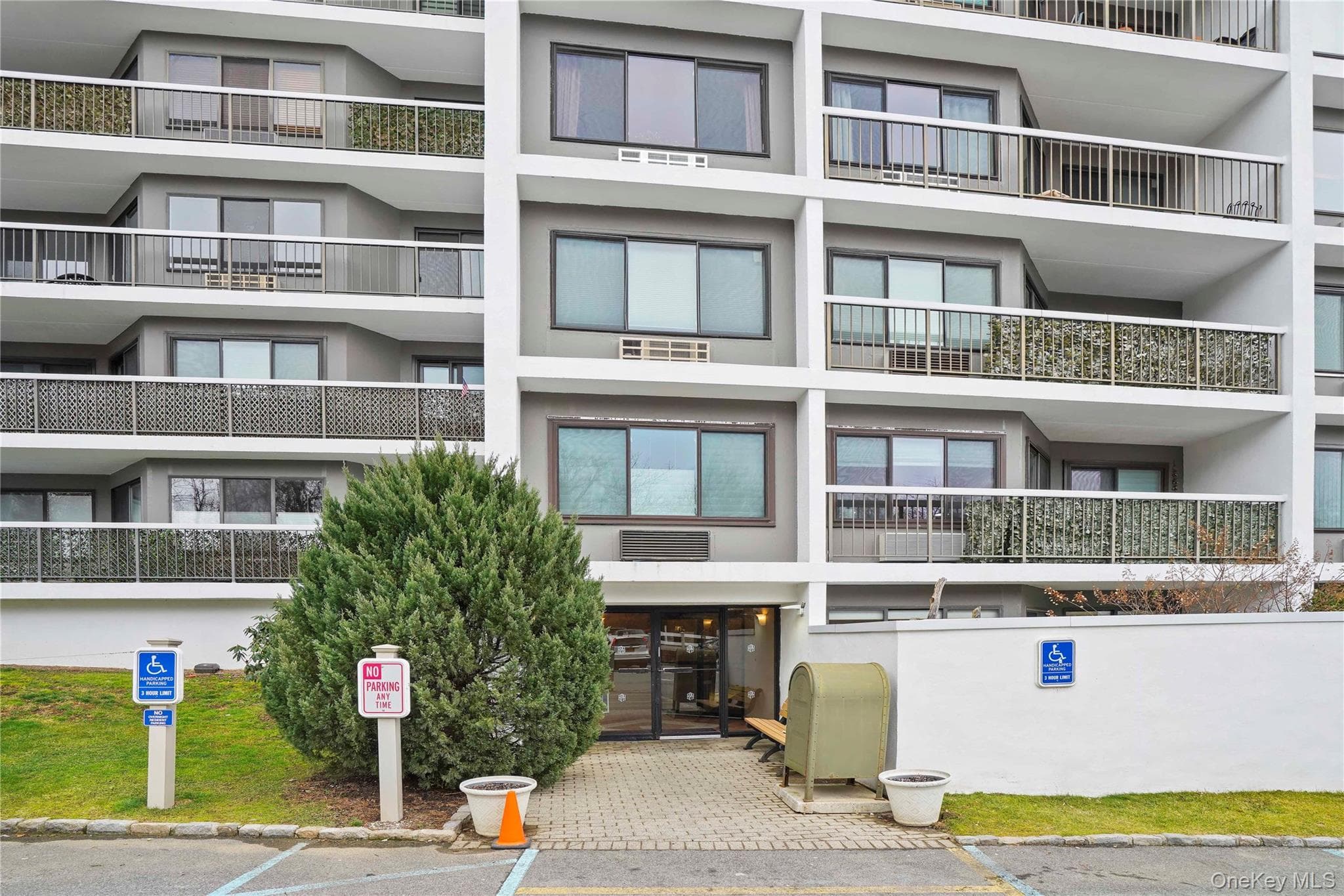 300 High Point Drive Unit: 314 thumbnail 28