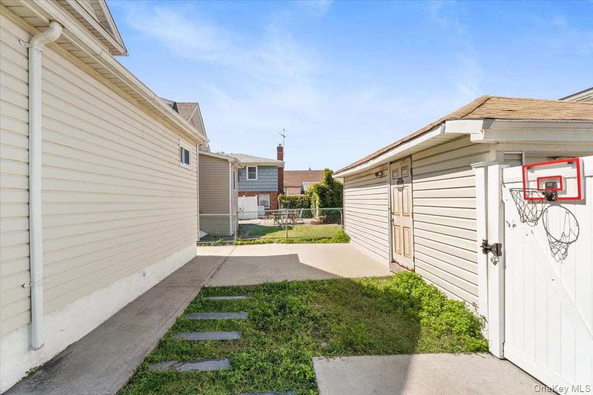 101-19 159th Avenue thumbnail 26