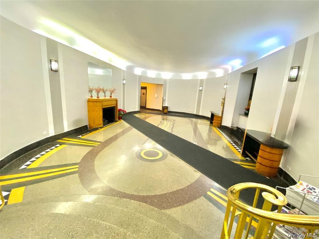 190 E Mosholu Parkway Unit: 1J thumbnail 3