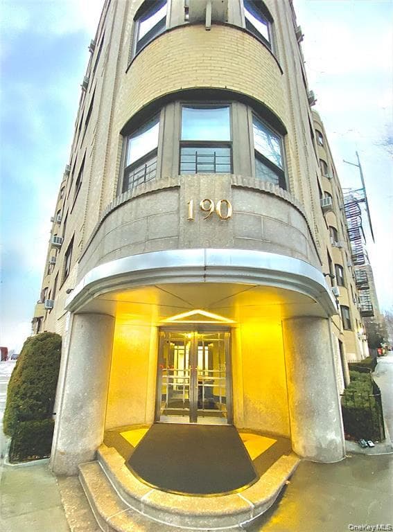 190 E Mosholu Parkway Unit: 1J, Bronx