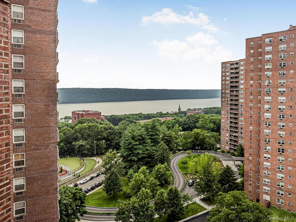 5800 Arlington Avenue Unit: 16A thumbnail 2