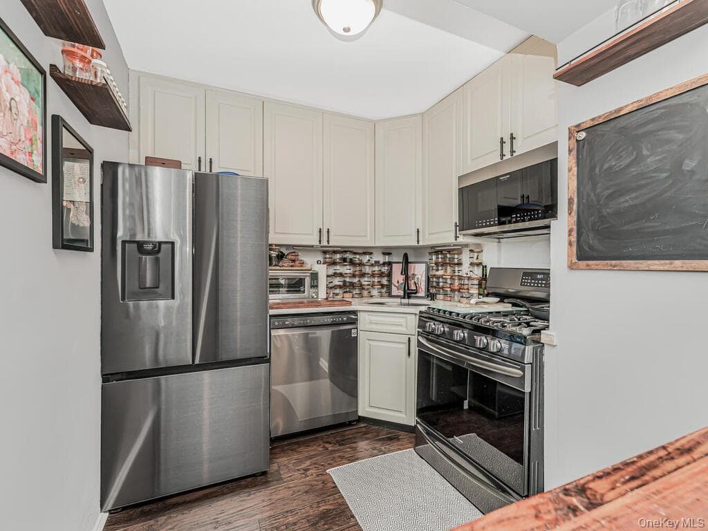 5800 Arlington Avenue Unit: 16A thumbnail 3