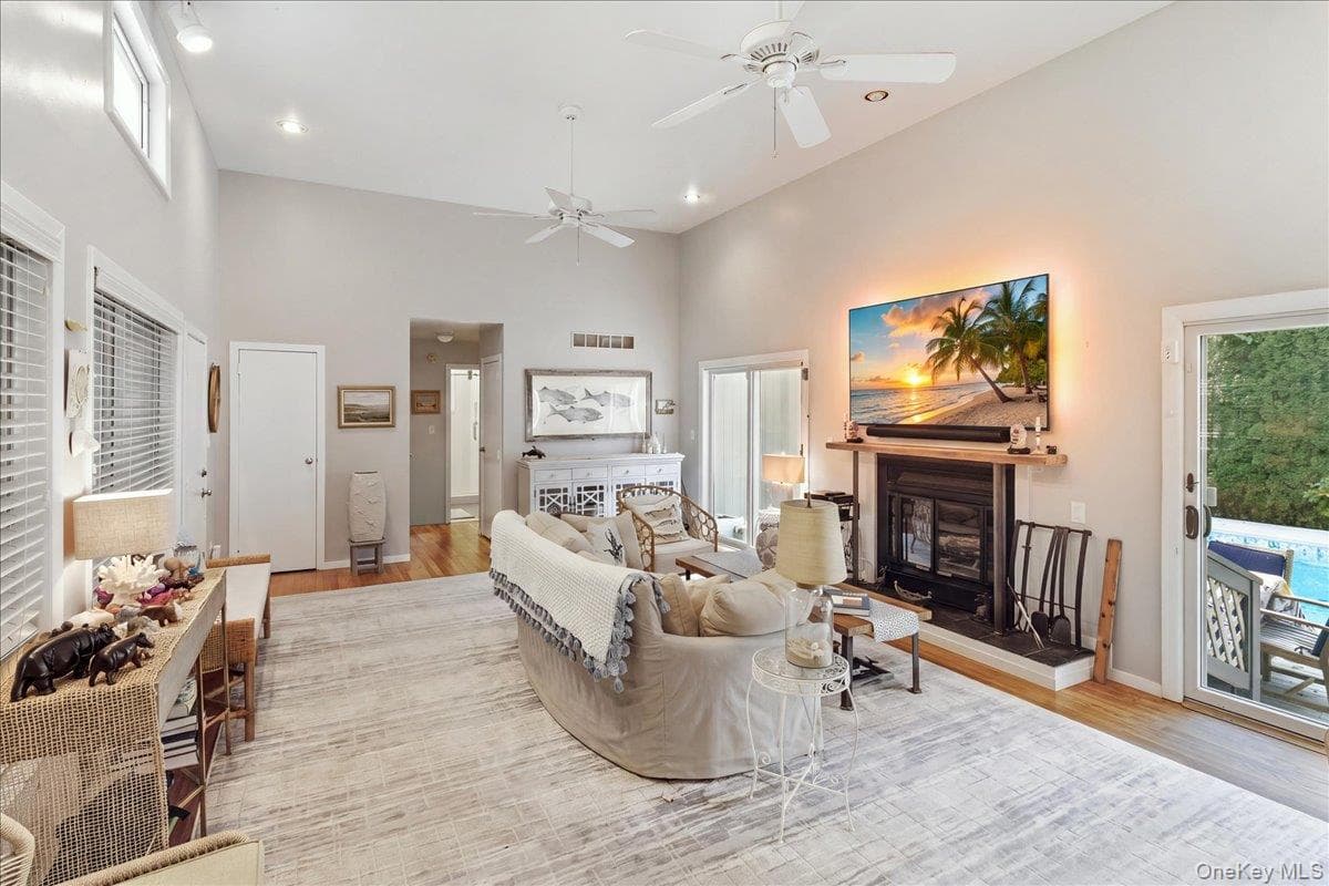 10 Glenmore Drive thumbnail 22