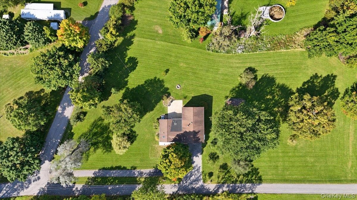 8 Acorn Drive thumbnail 27