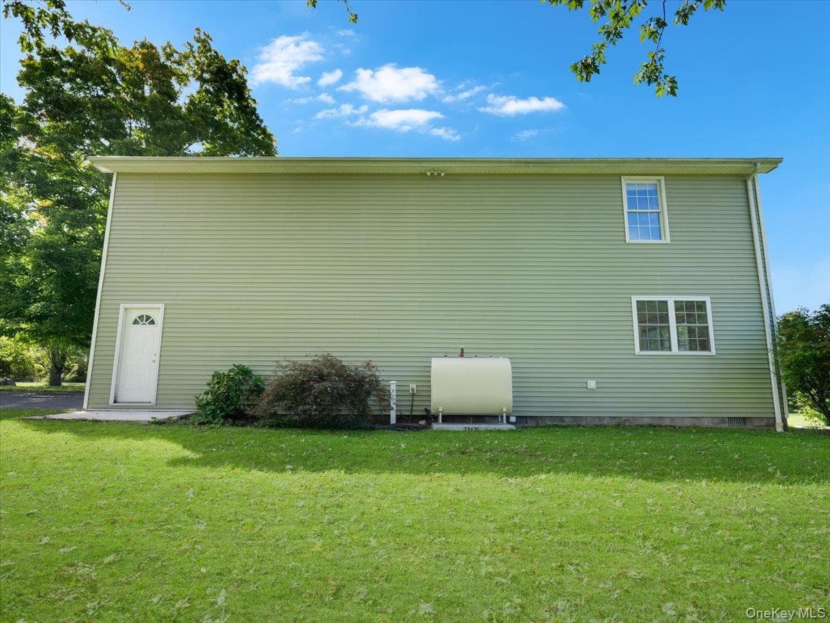 8 Acorn Drive thumbnail 43