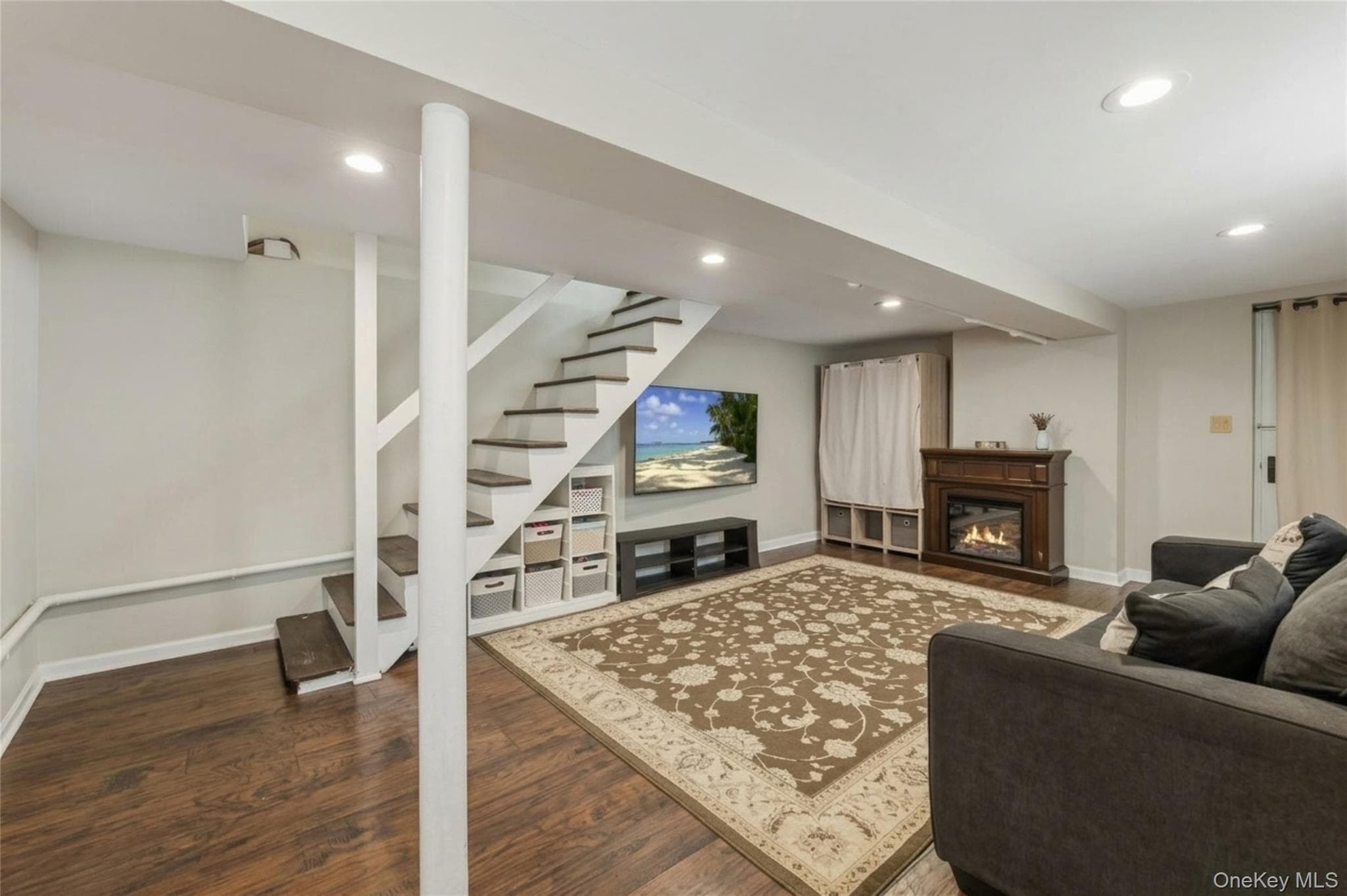 51 Sterling Avenue thumbnail 24