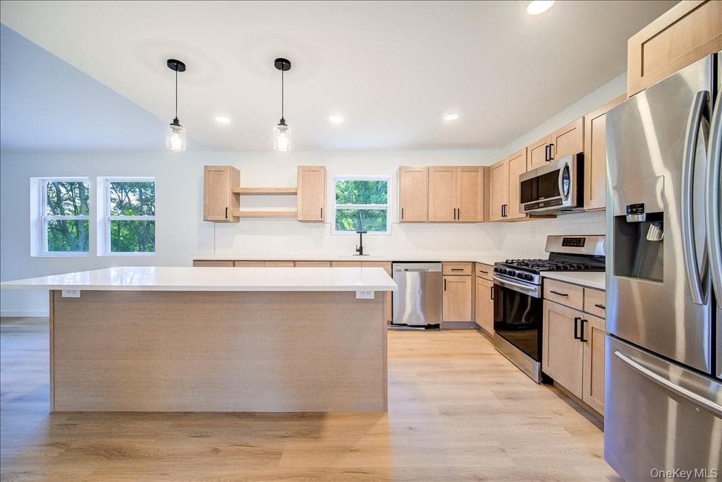 452 Vineyard Avenue thumbnail 9