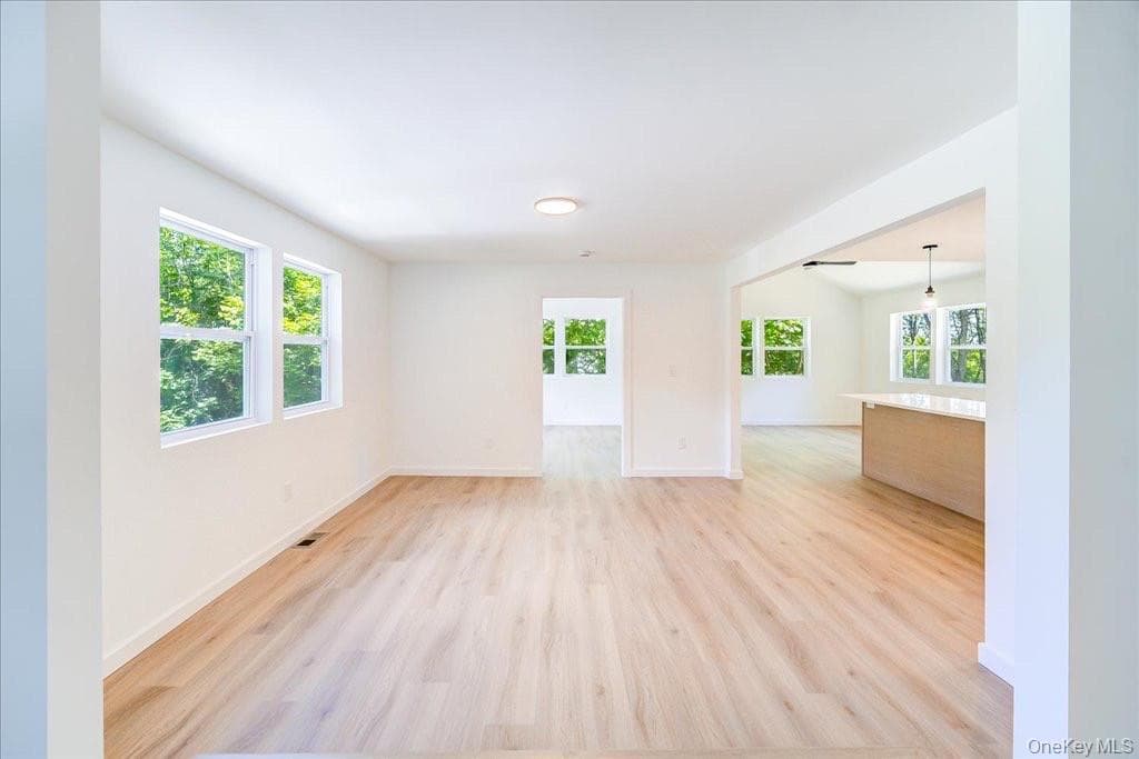 452 Vineyard Avenue thumbnail 4