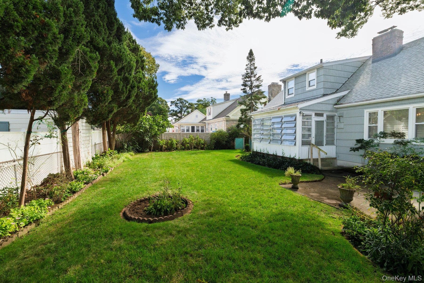 175 E Carpenter Street thumbnail 2