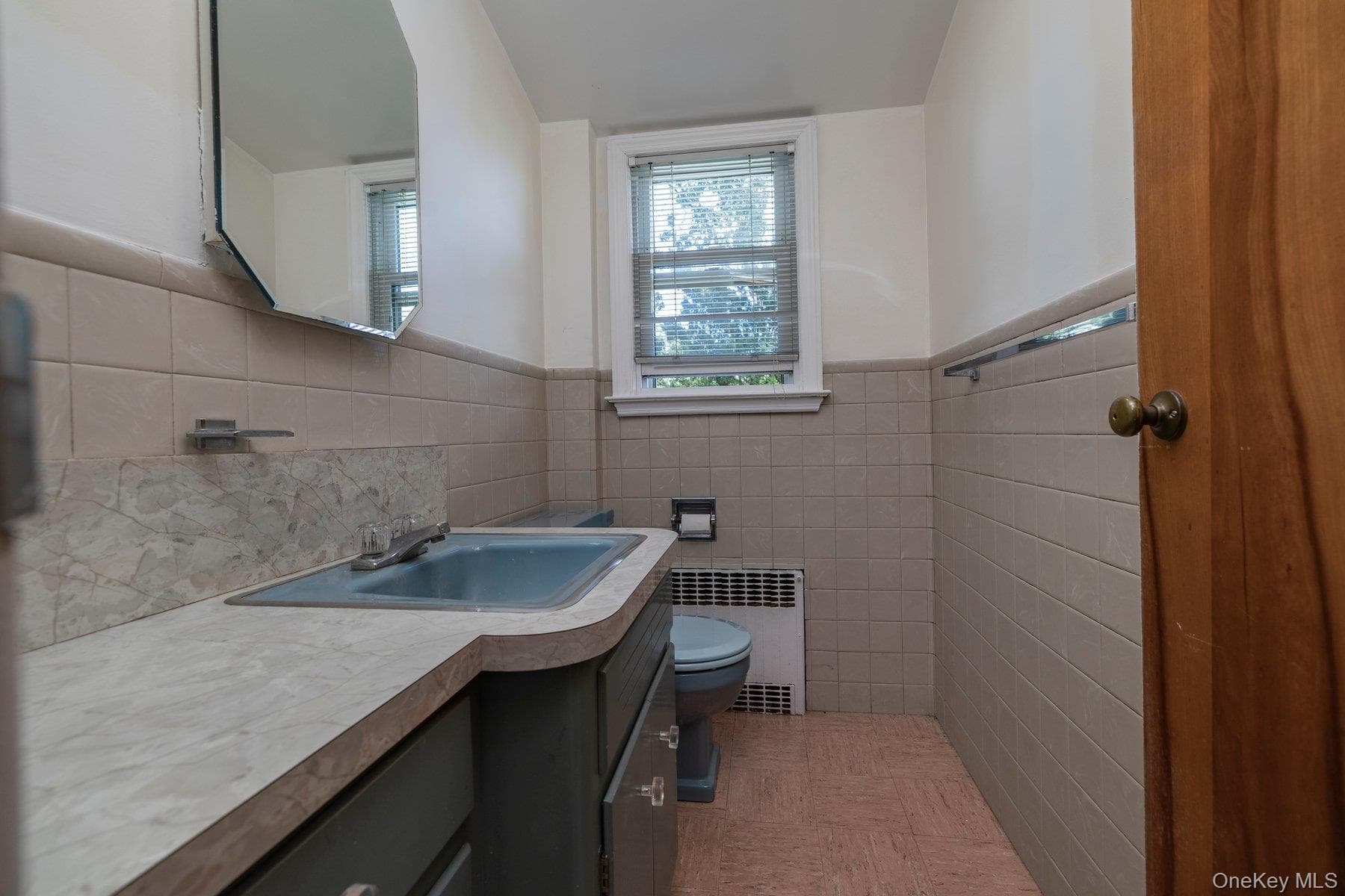 175 E Carpenter Street thumbnail 25