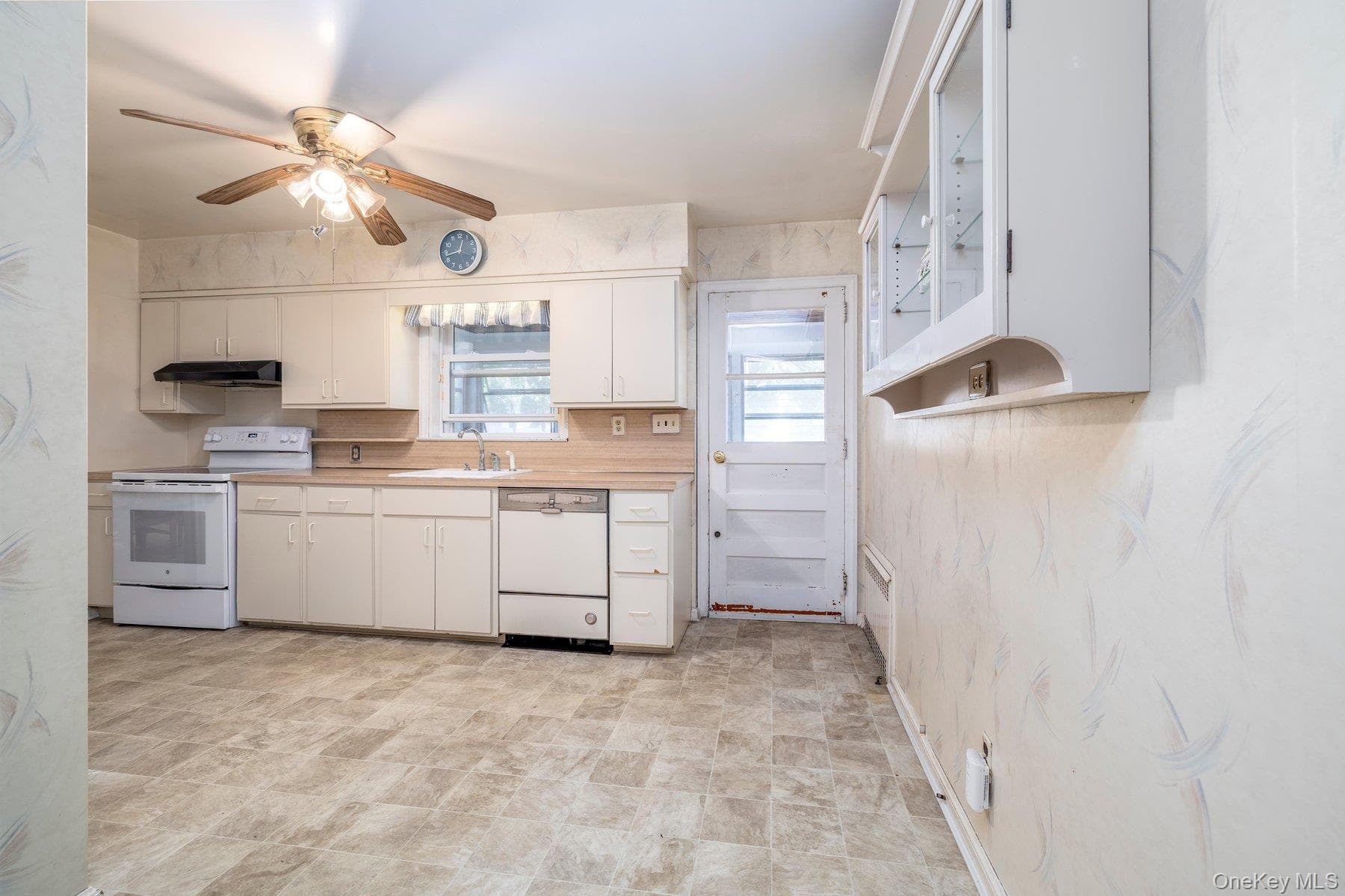 175 E Carpenter Street thumbnail 13