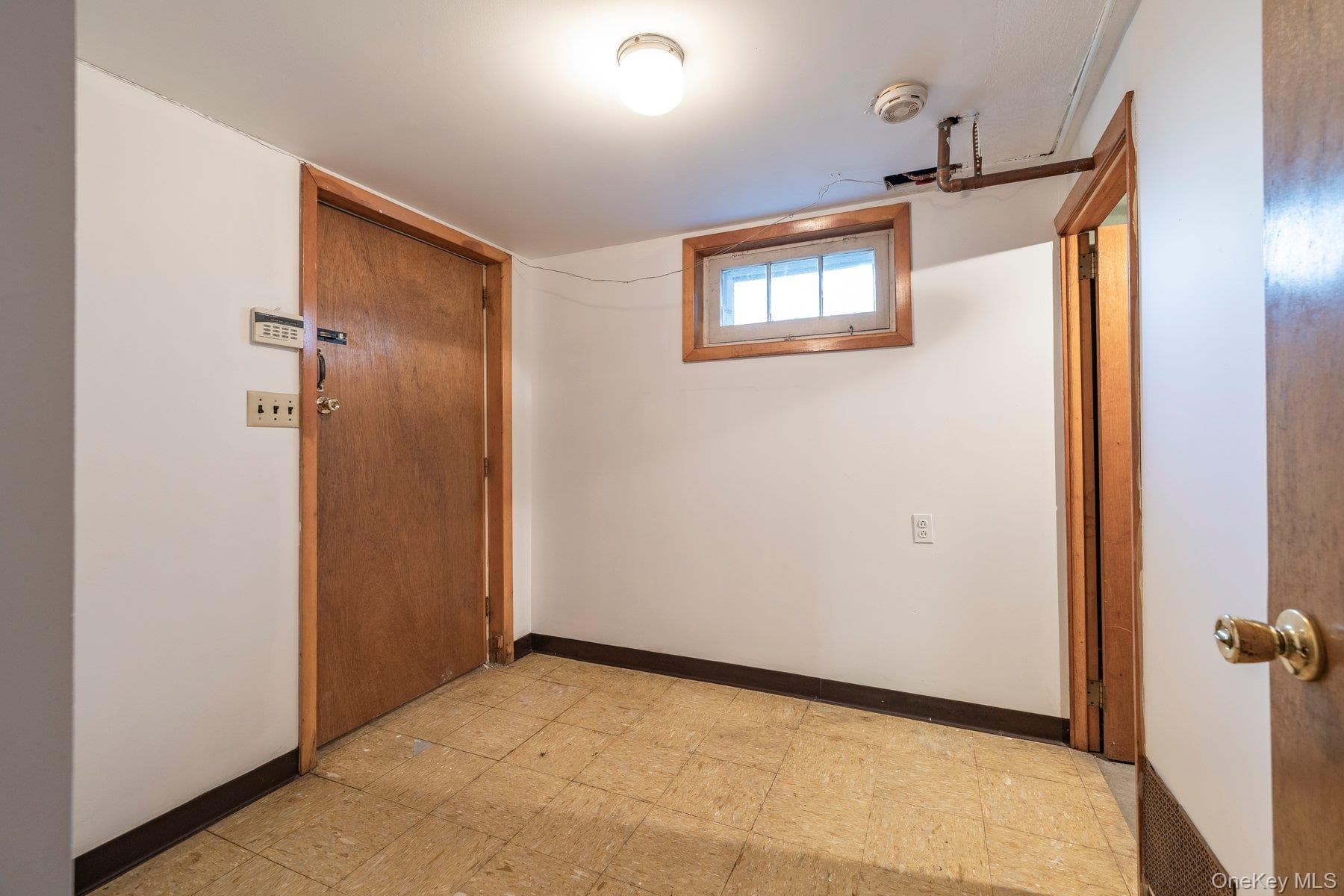 175 E Carpenter Street thumbnail 28