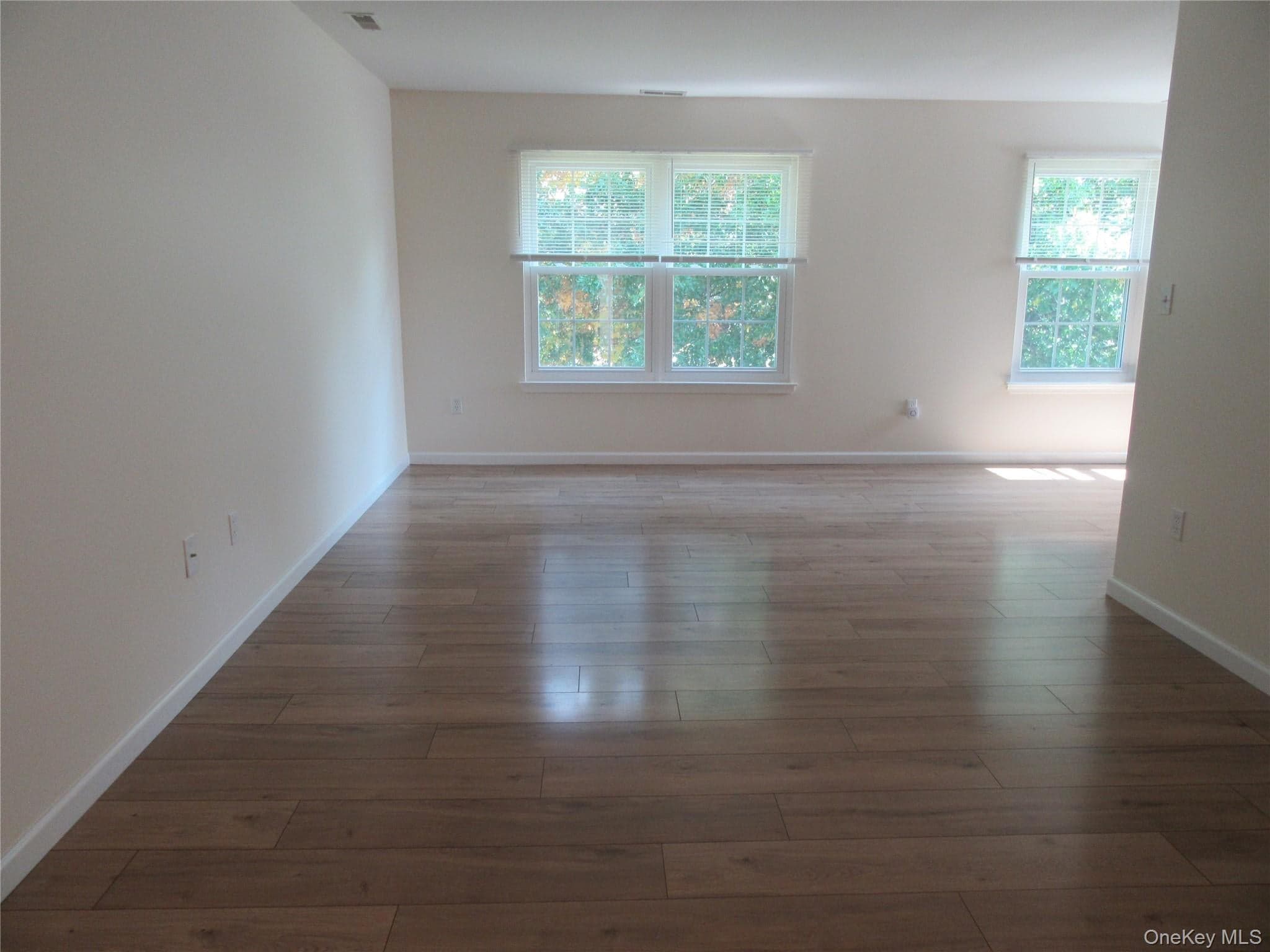 102 Cartwheel Court Unit: 22 thumbnail 3