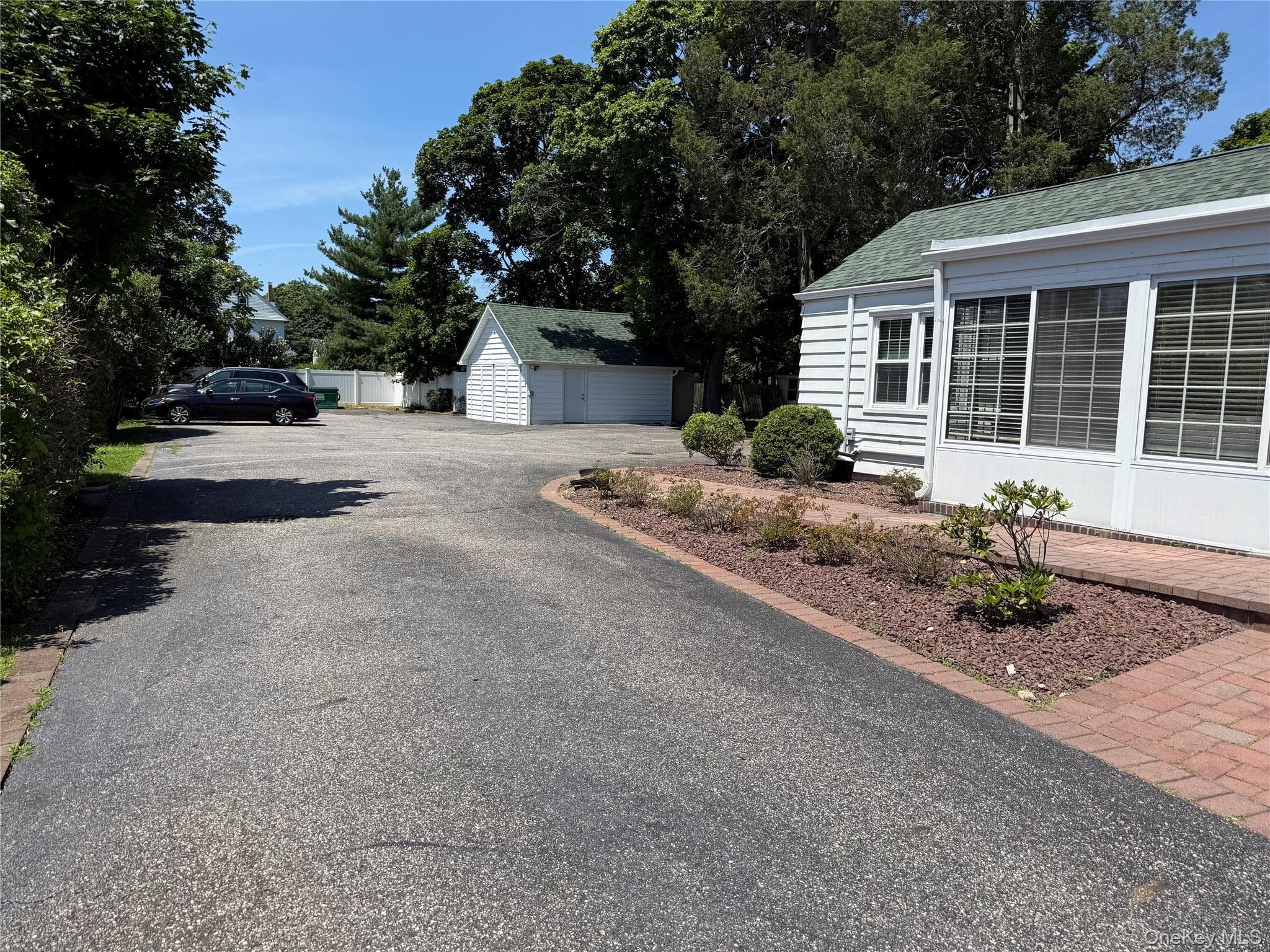156 N Ocean Avenue thumbnail 4