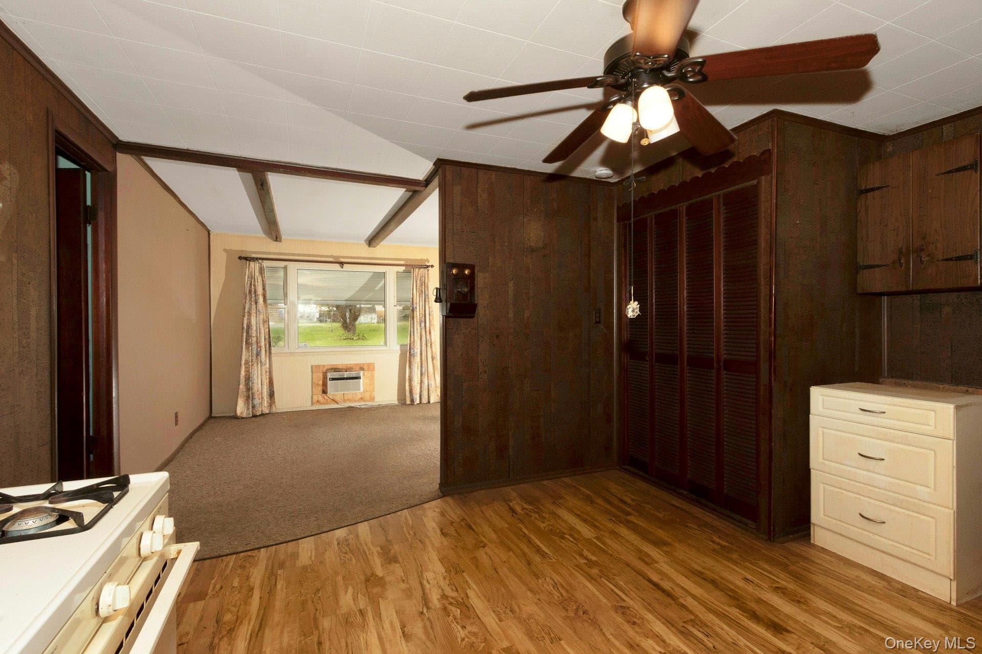 158 Violet Avenue thumbnail 10