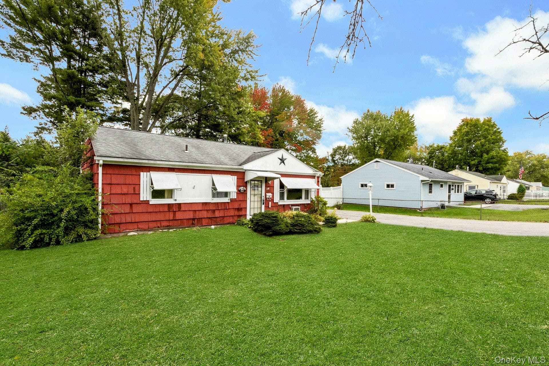 158 Violet Avenue thumbnail 2
