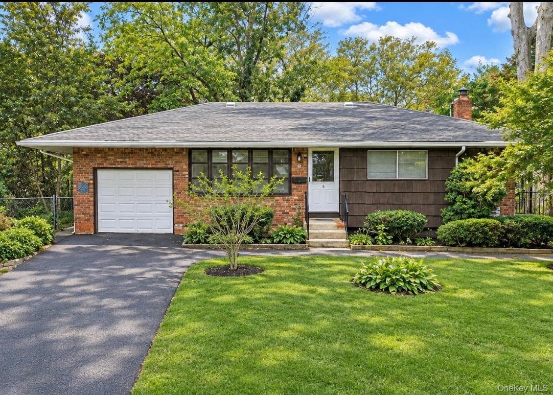 5 Pebble Lane photo 1