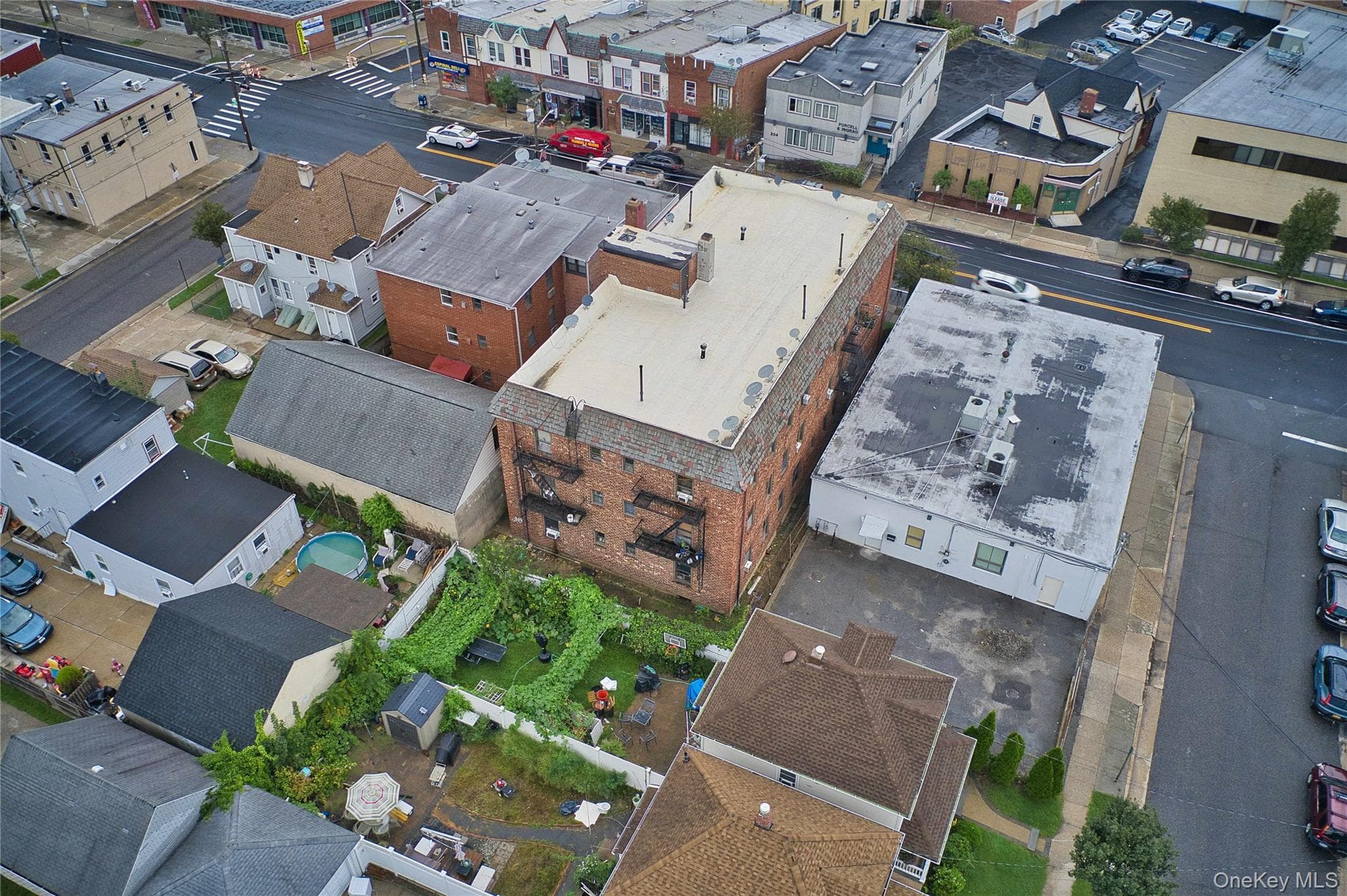 203 Willis Avenue thumbnail 4