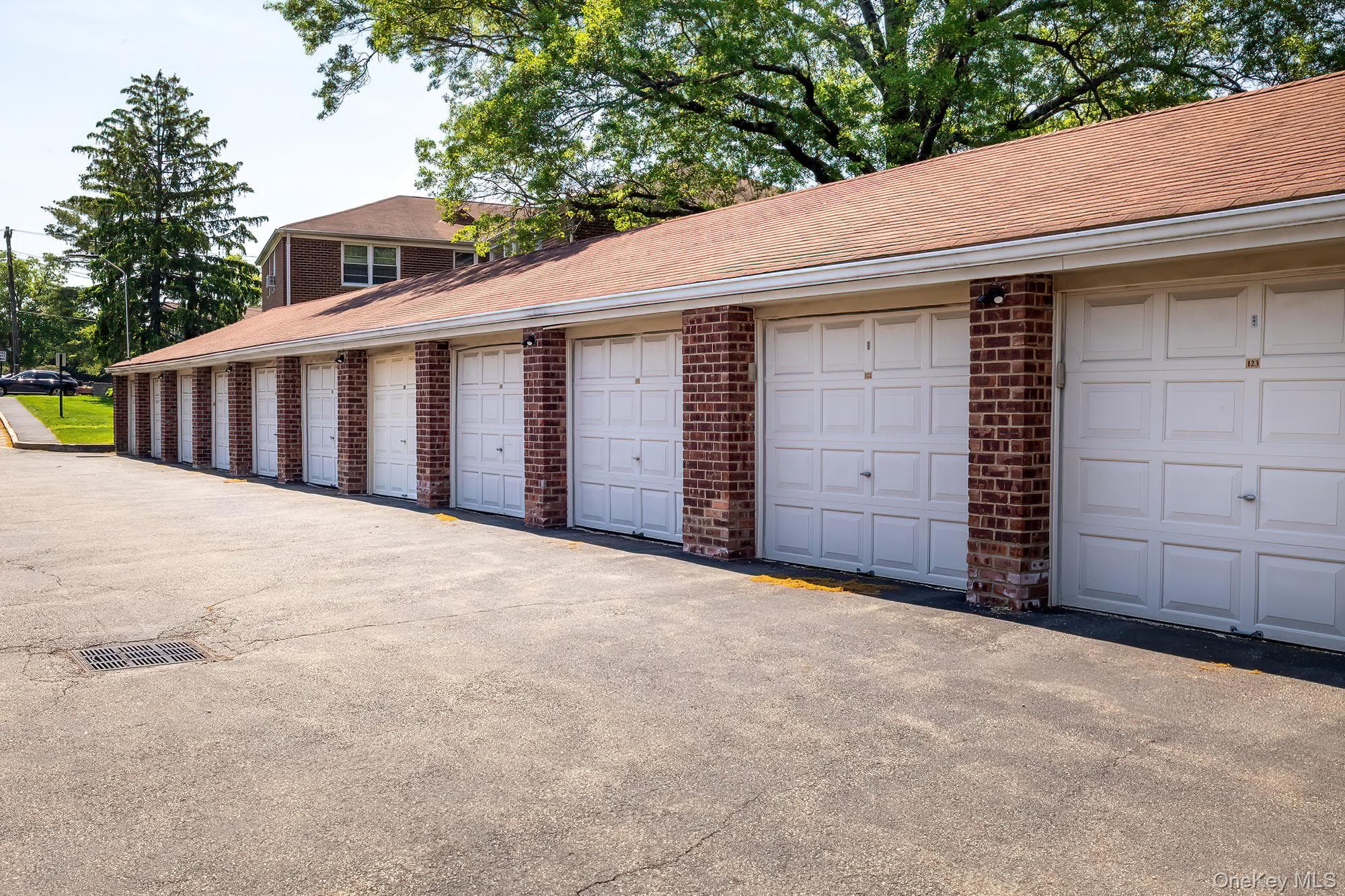 175 Bryant Avenue Unit: 1I thumbnail 4