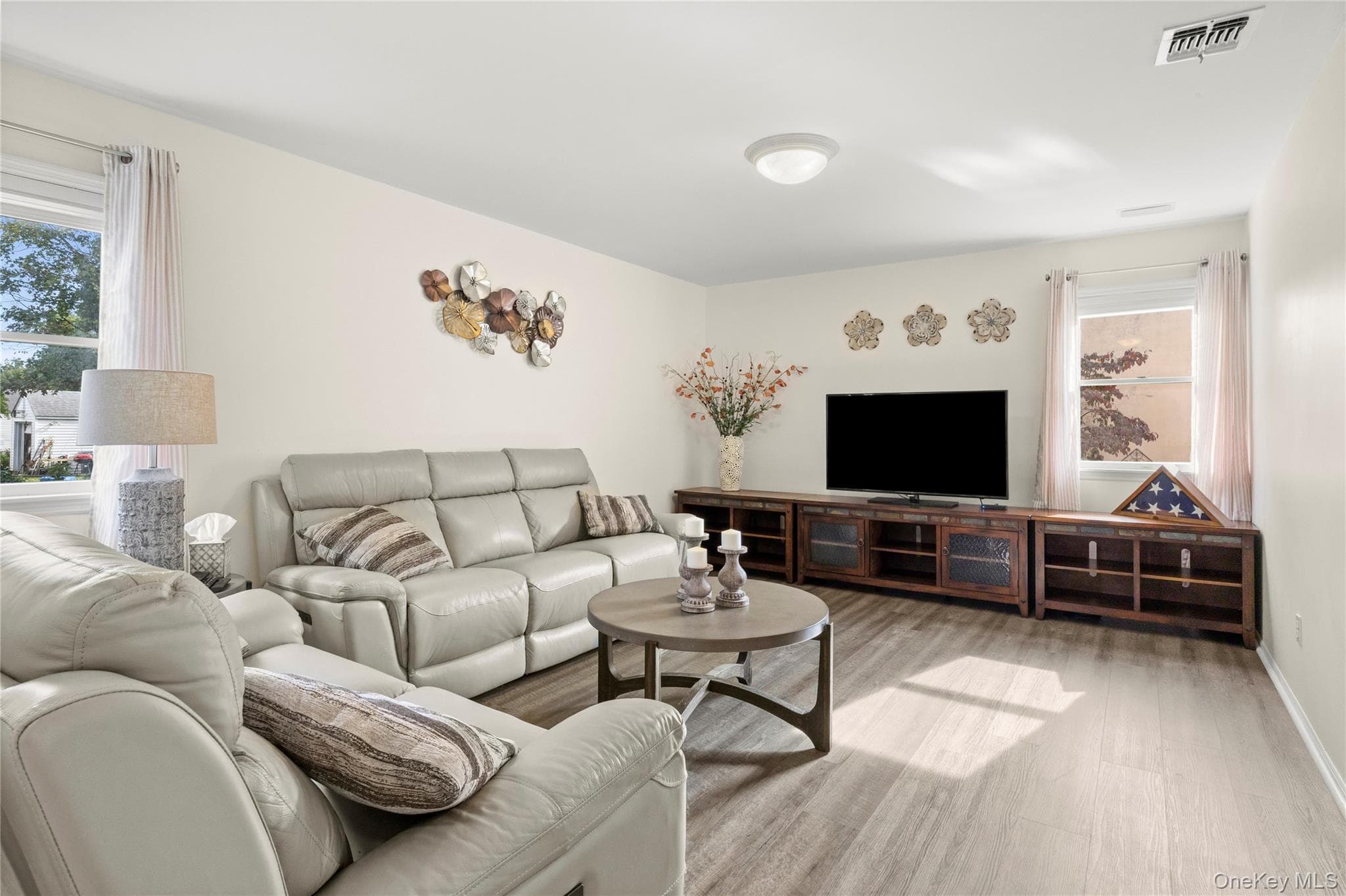 1079 Van Buren Avenue thumbnail 10