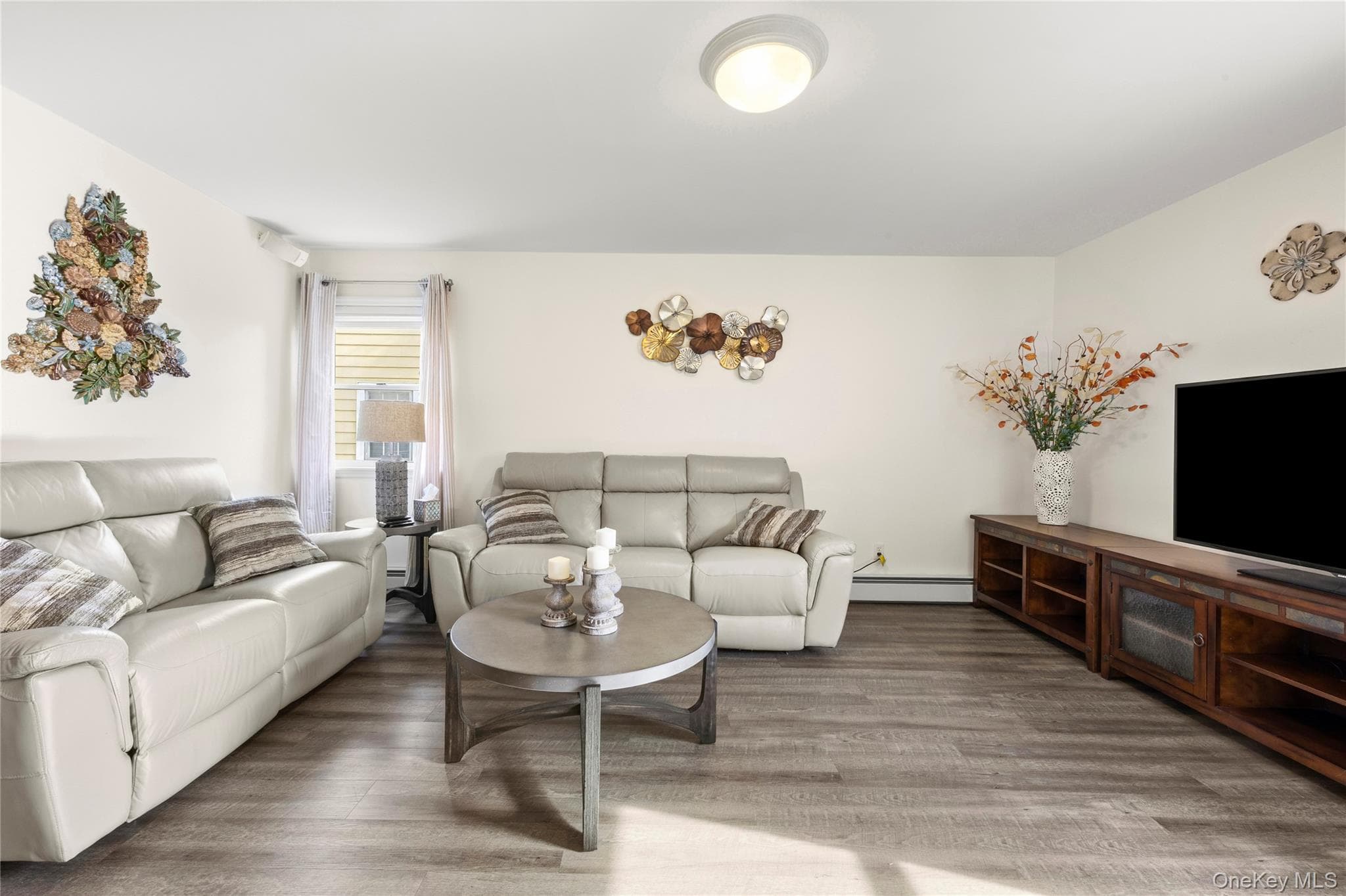 1079 Van Buren Avenue thumbnail 11