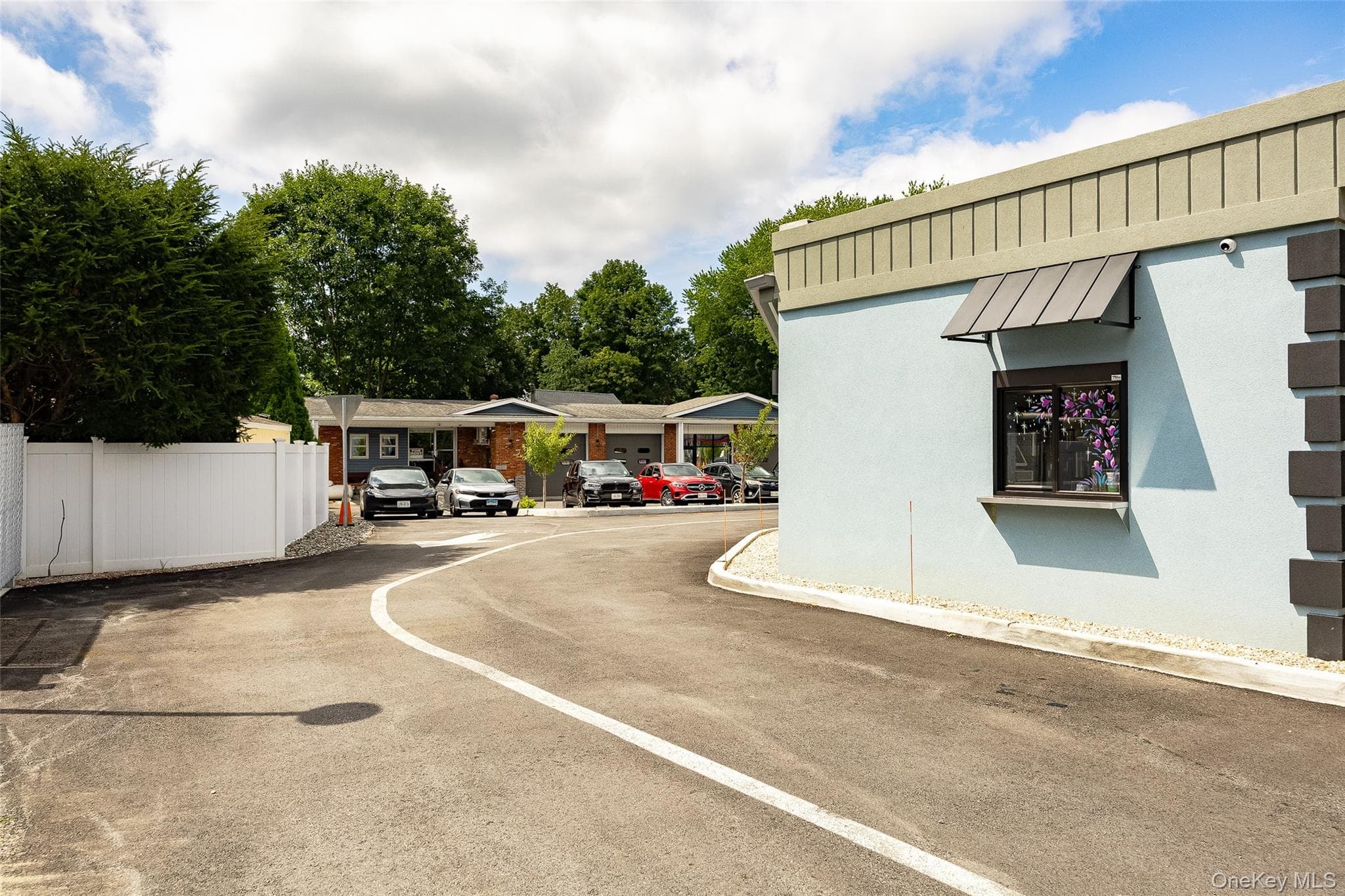 815-817 Violet Avenue thumbnail 5