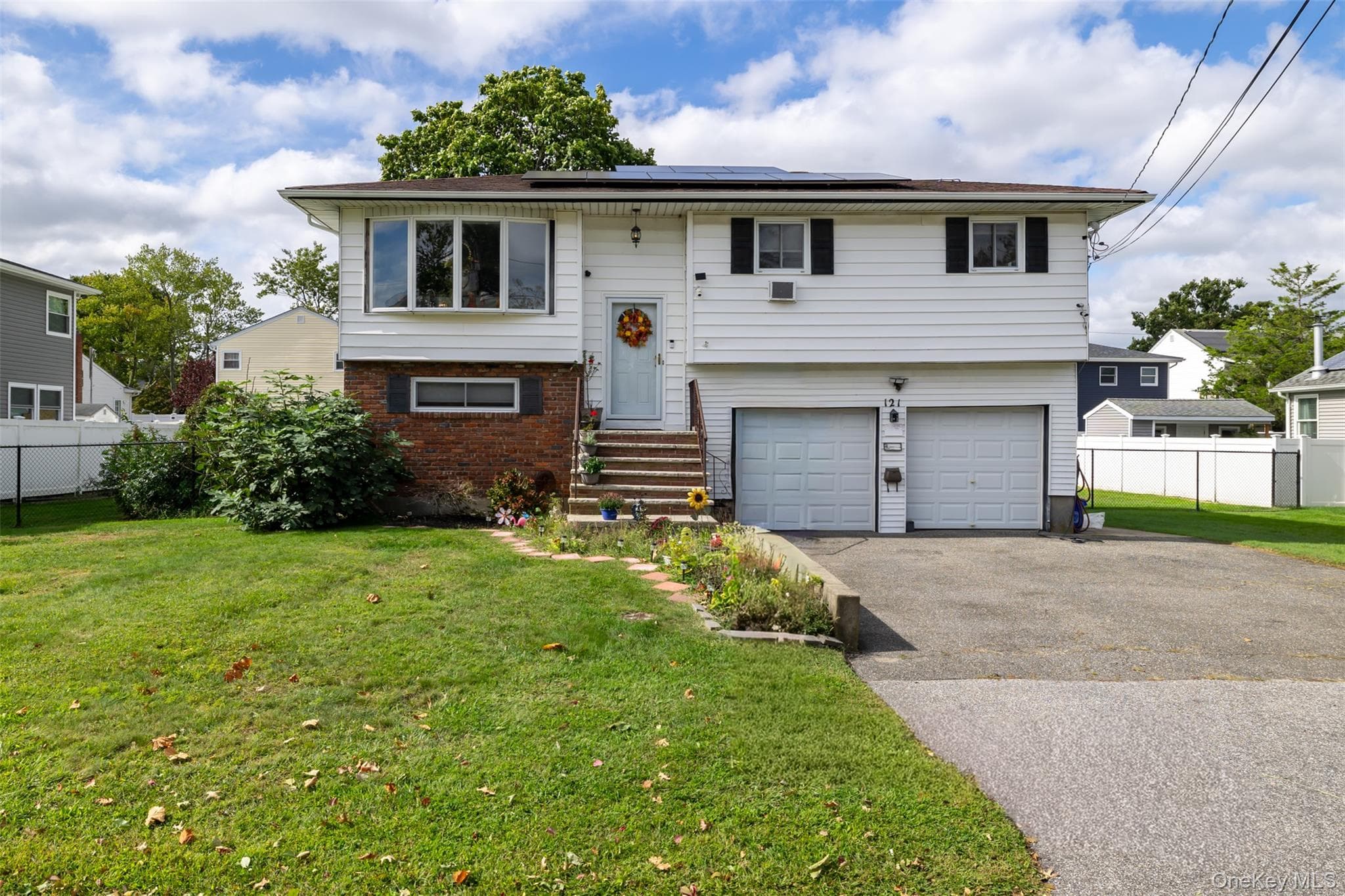 121 W Lake Drive photo 1