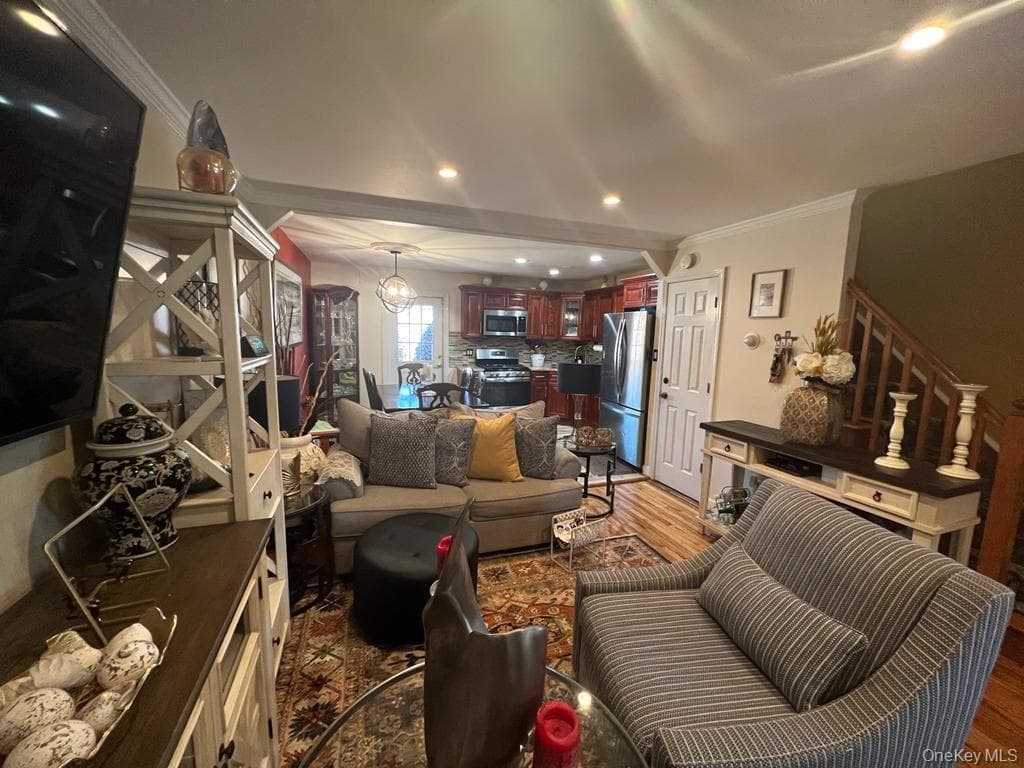 1023B E 229th Street thumbnail 4