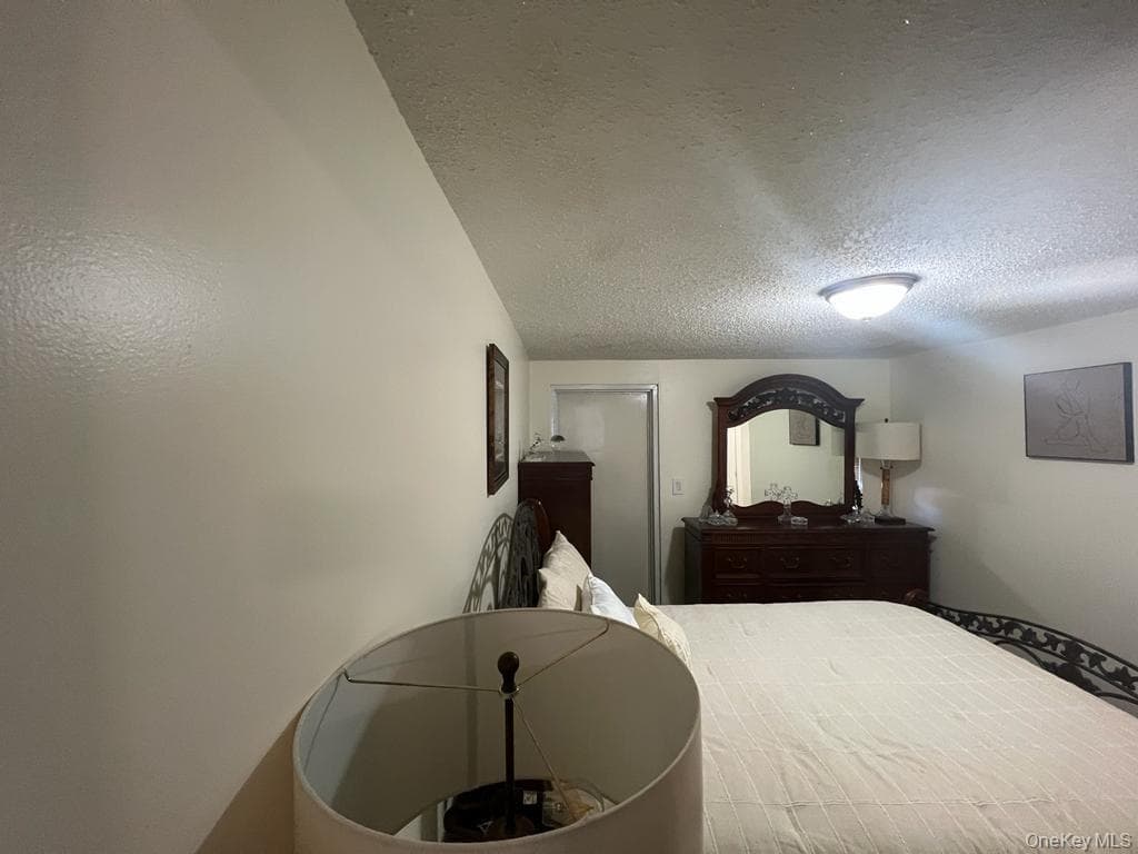 1023B E 229th Street thumbnail 11