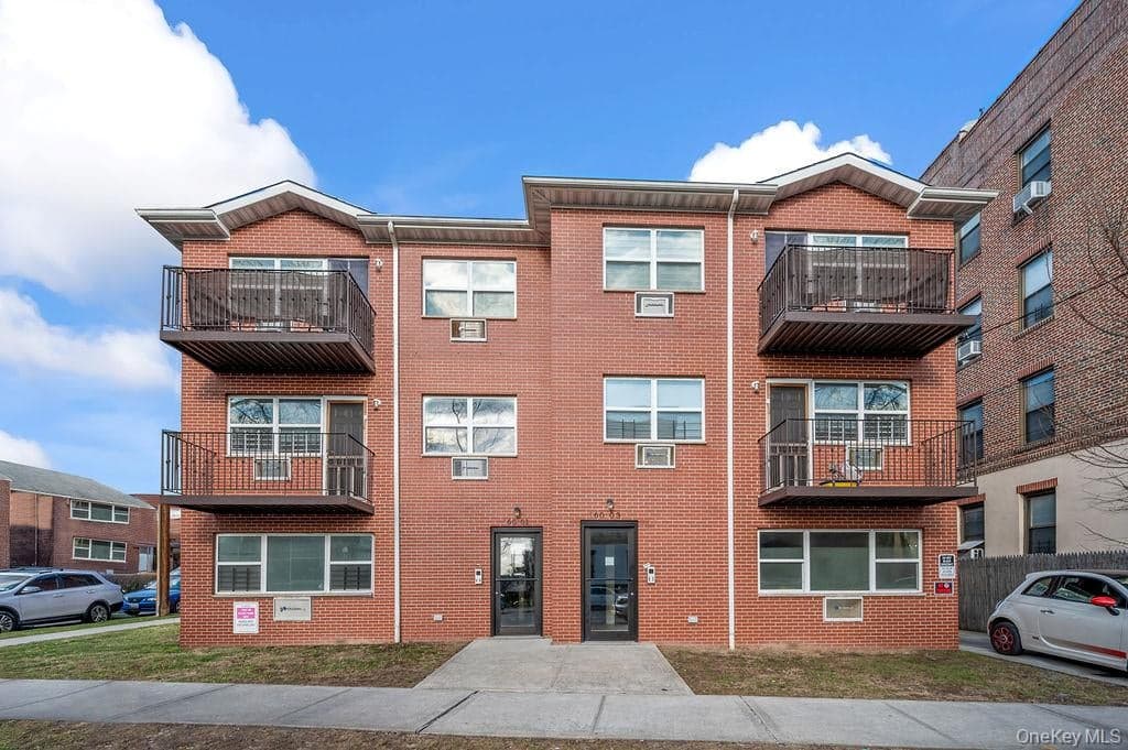 16001 Sanford Avenue thumbnail 16