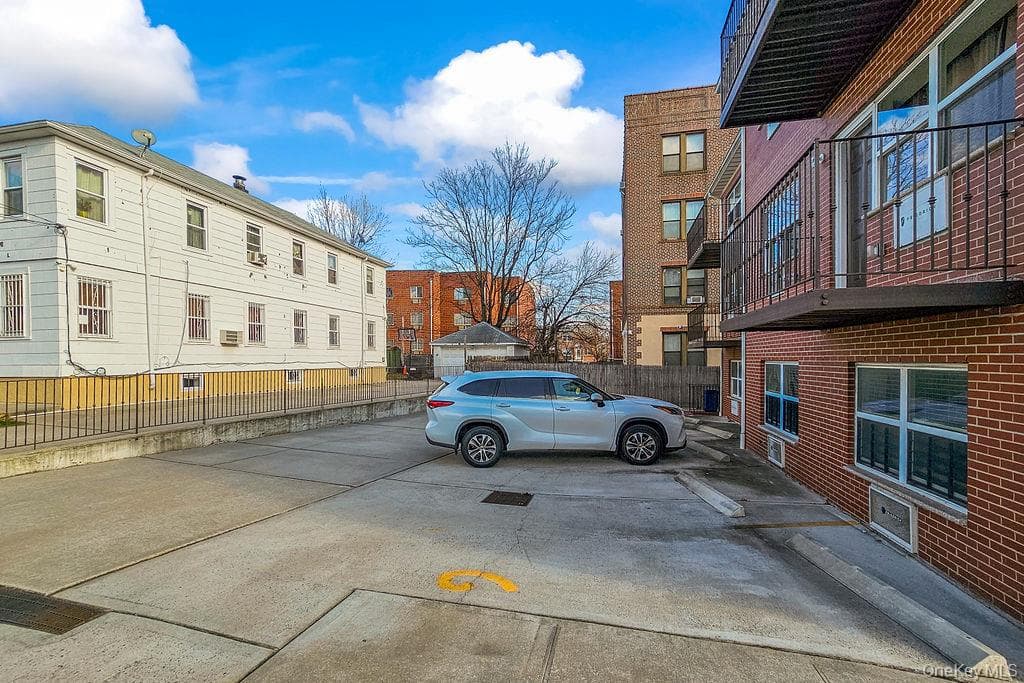 16001 Sanford Avenue thumbnail 15