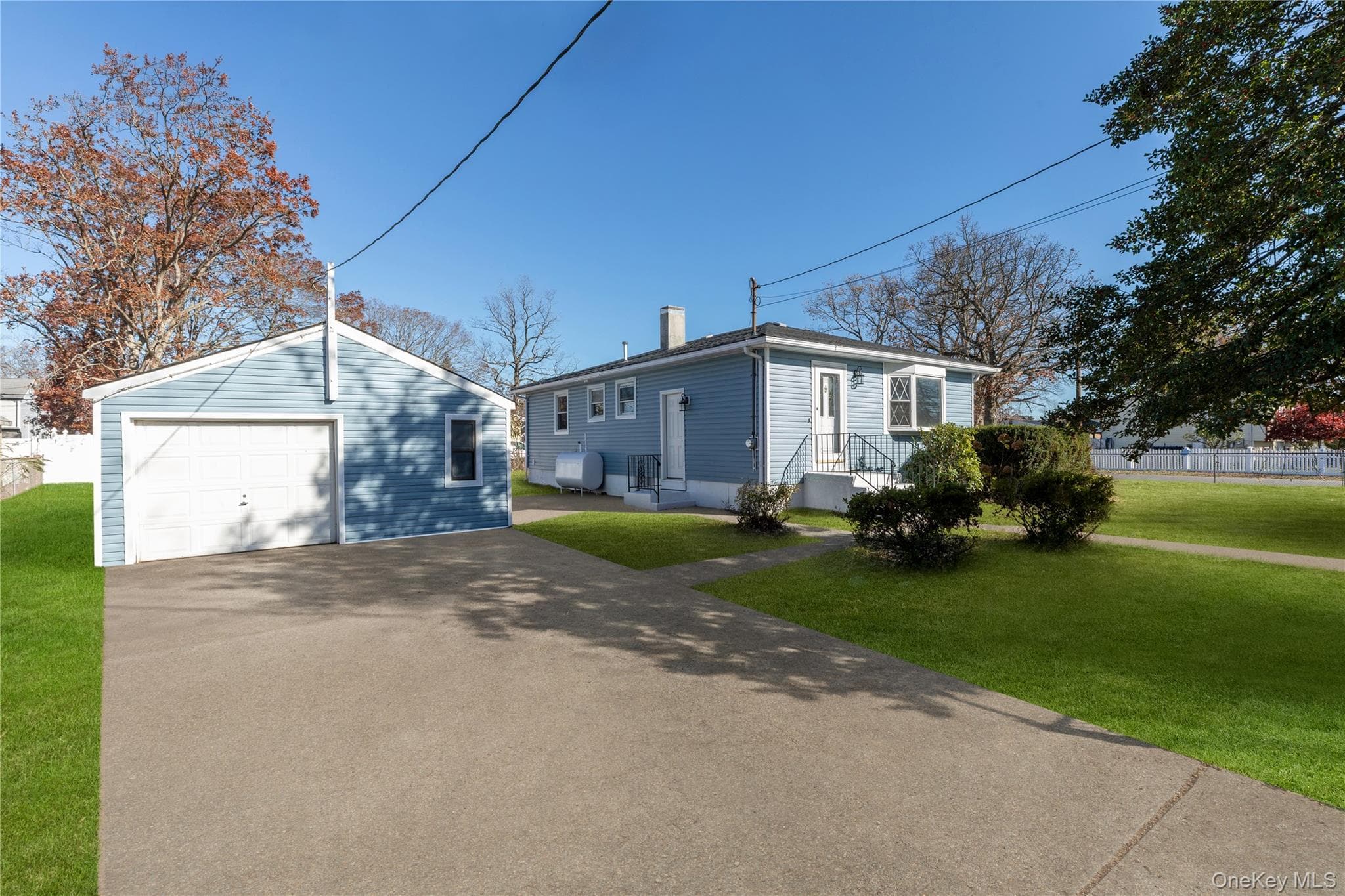 345 41 St Street, Copiague