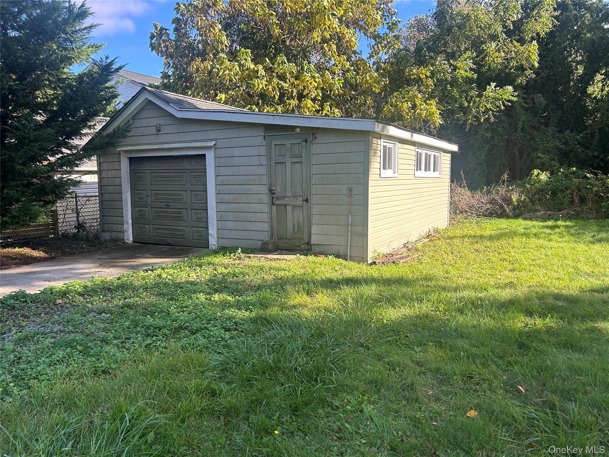 23 Whittier Drive thumbnail 2