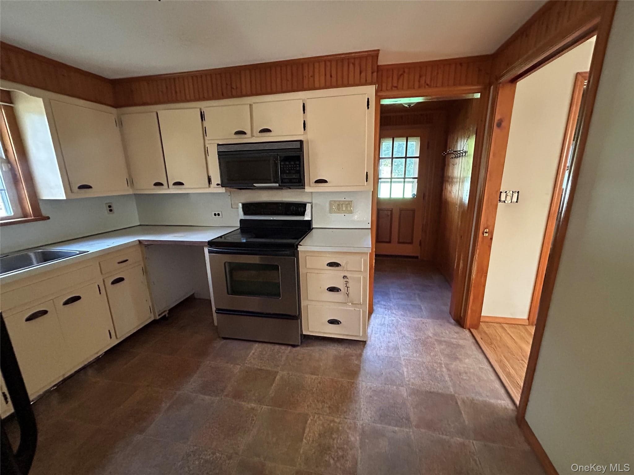 23 Whittier Drive thumbnail 7