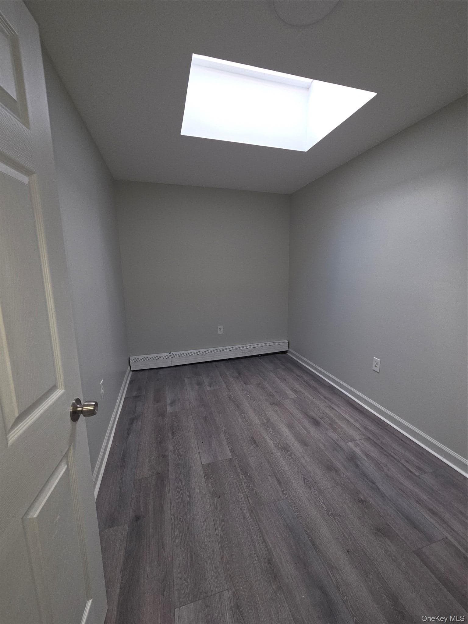 875 Cauldwell Avenue thumbnail 11