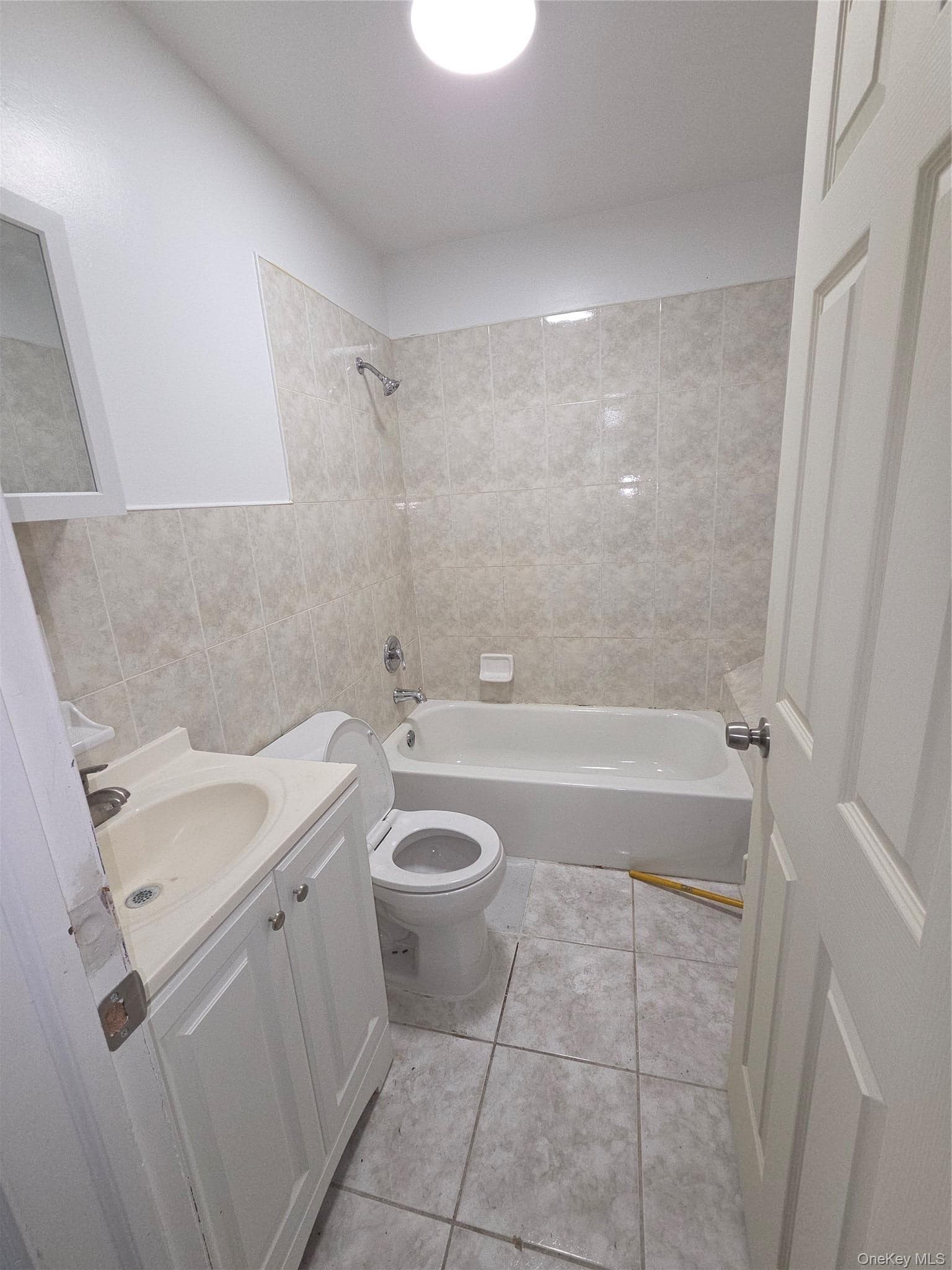 875 Cauldwell Avenue thumbnail 5