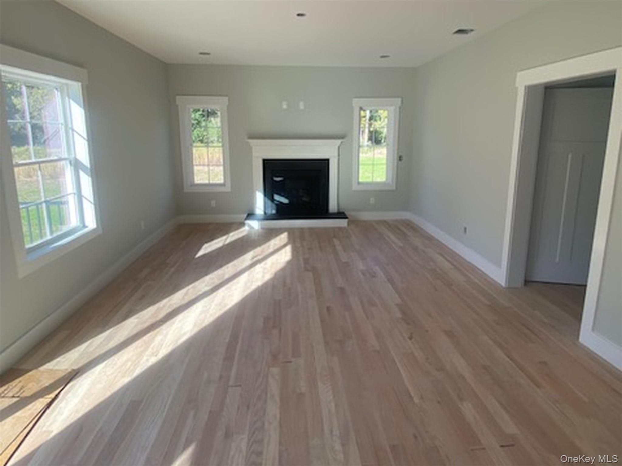 175 Mulford Road thumbnail 6