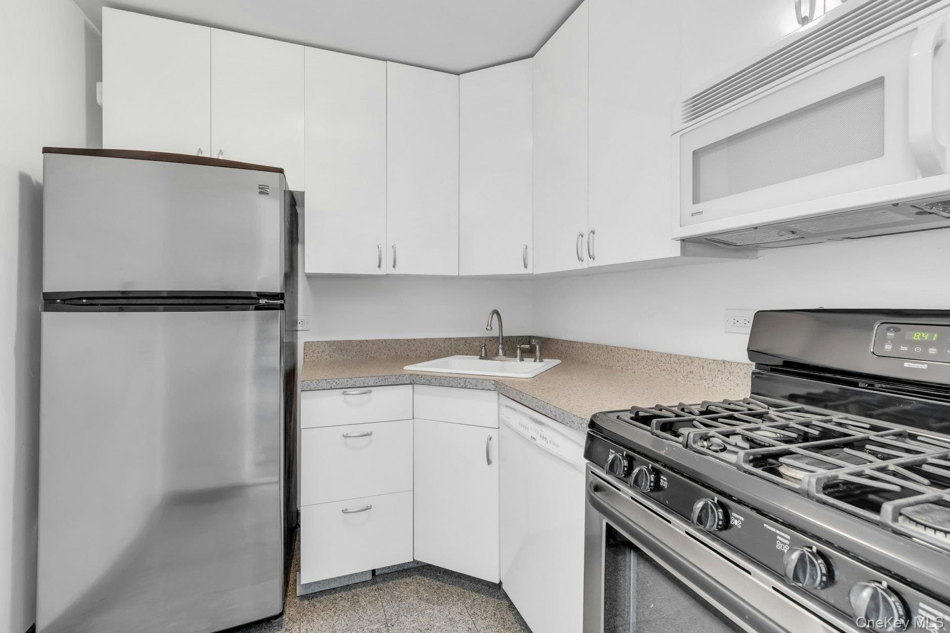 110-11 Queens Boulevard Unit: 26J thumbnail 12