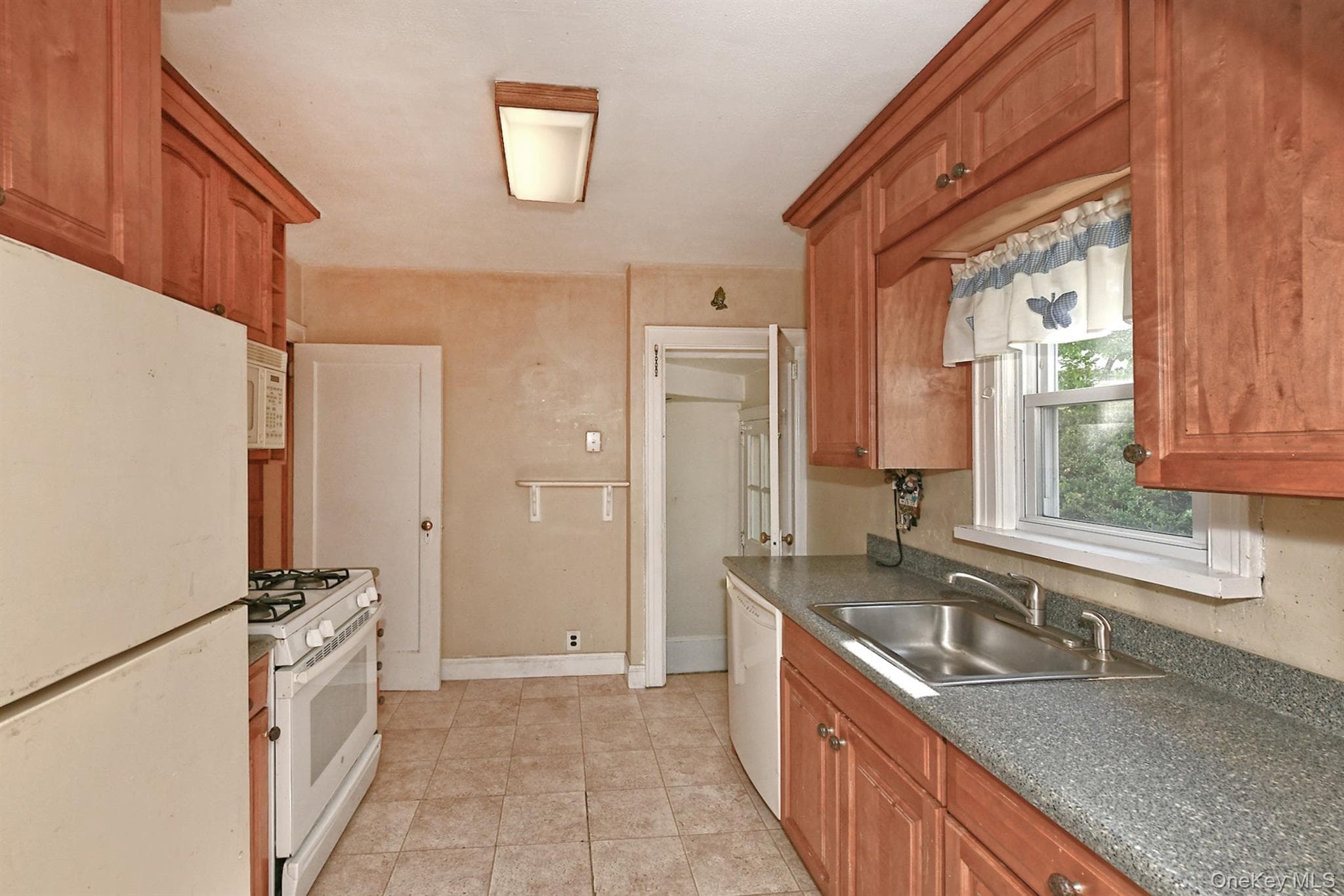 12 Hull Avenue thumbnail 13