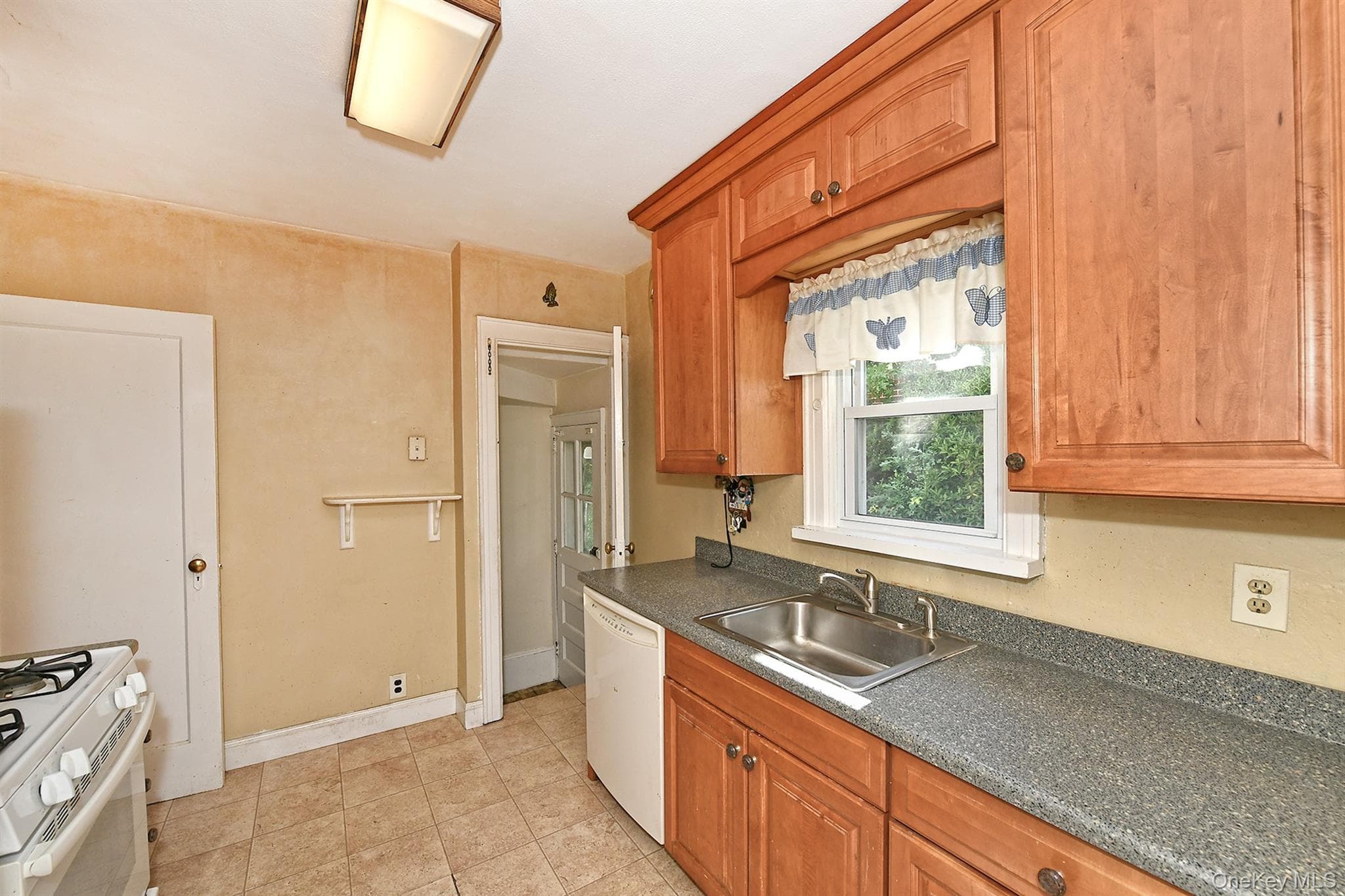 12 Hull Avenue thumbnail 14
