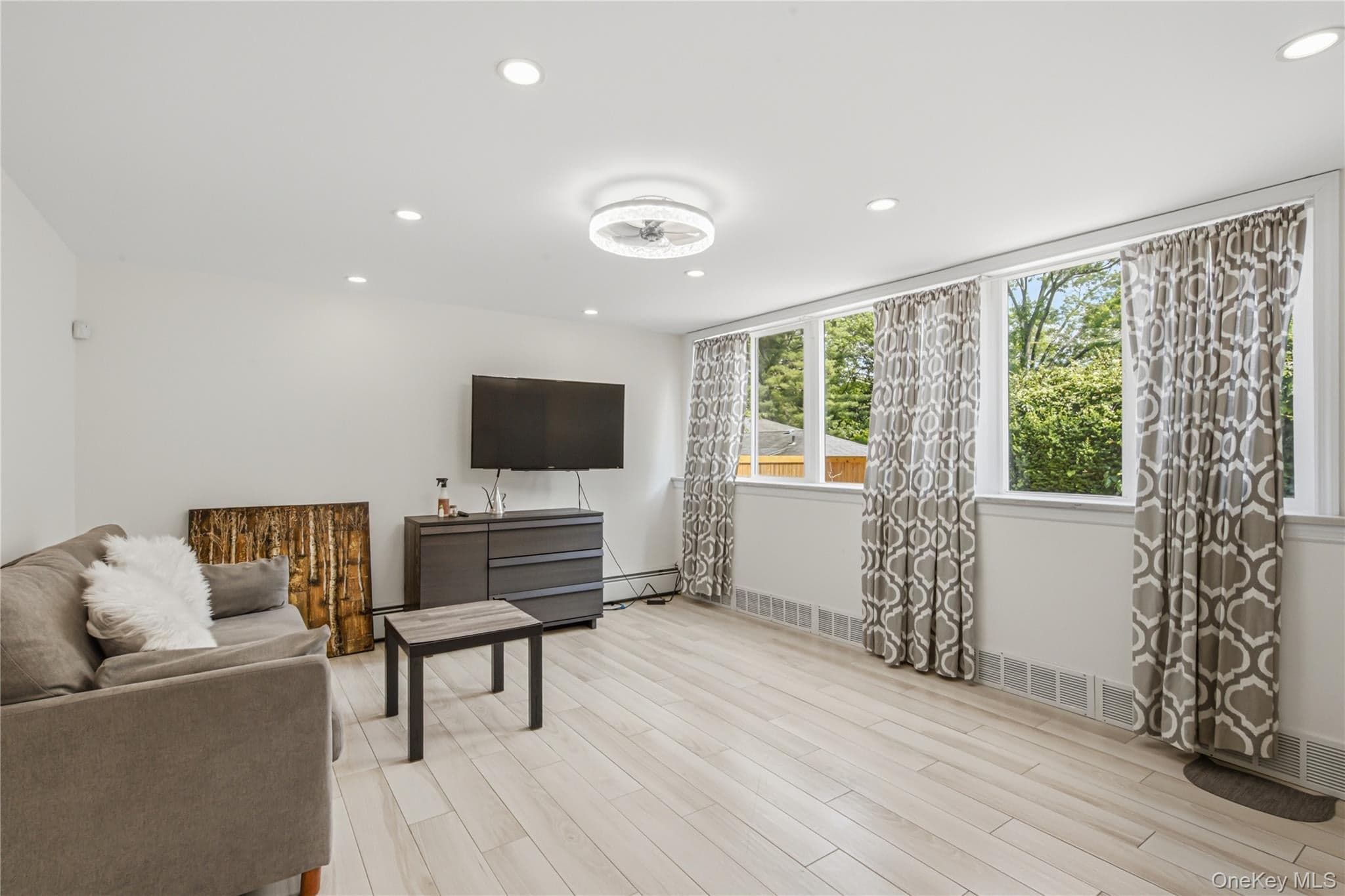 186 N Stratford thumbnail 13