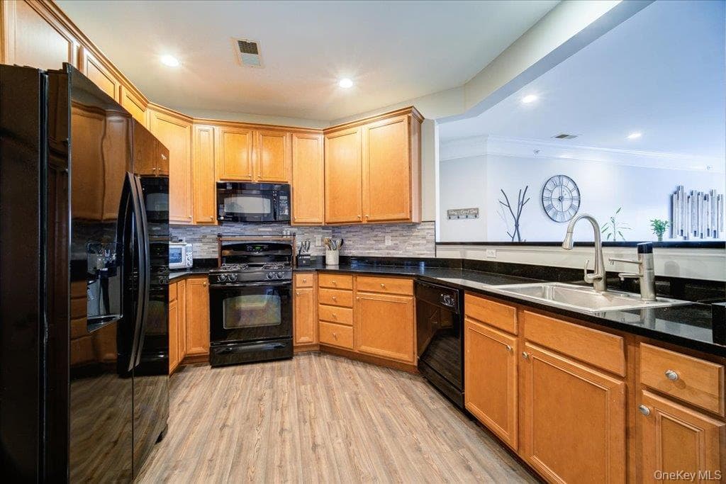416 Saratoga Lane thumbnail 10