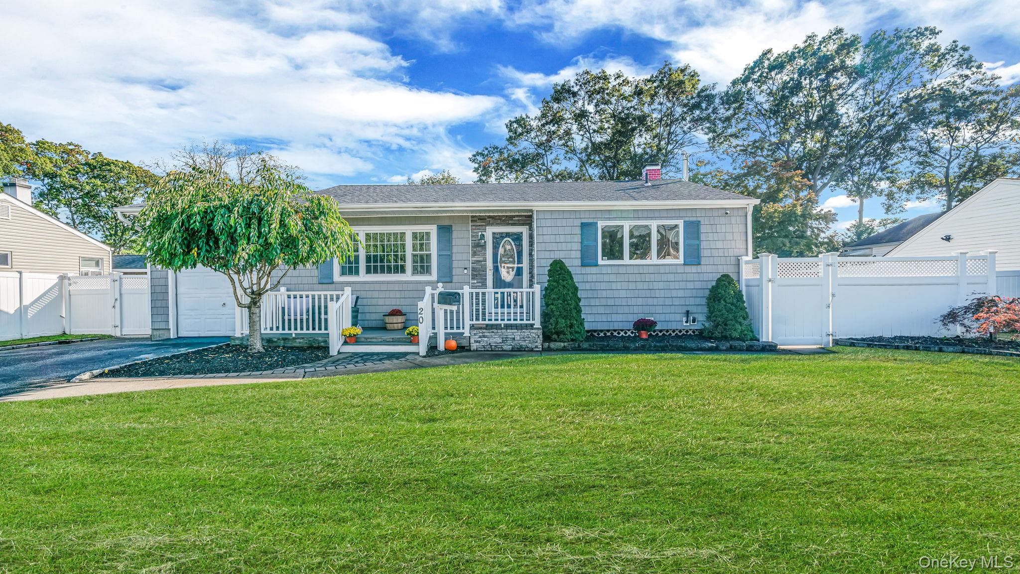 20 44th Street, Islip