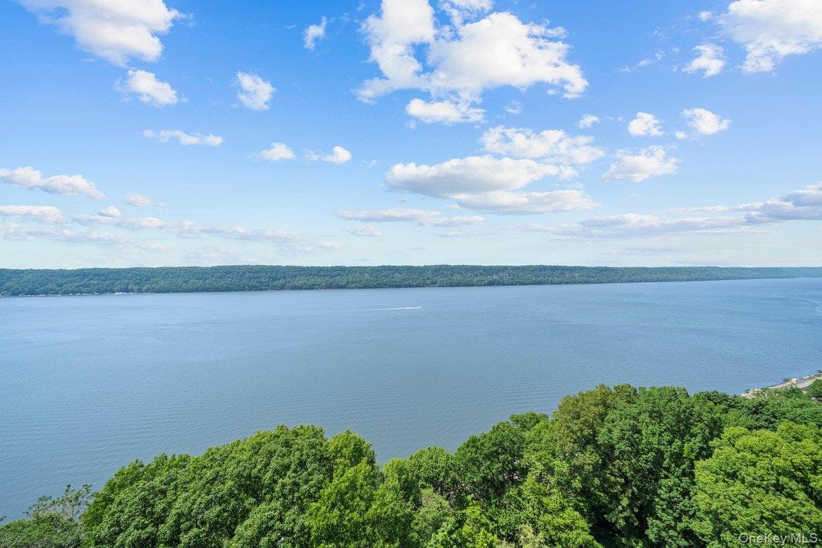 2575 Palisade Avenue Unit: 12C thumbnail 2