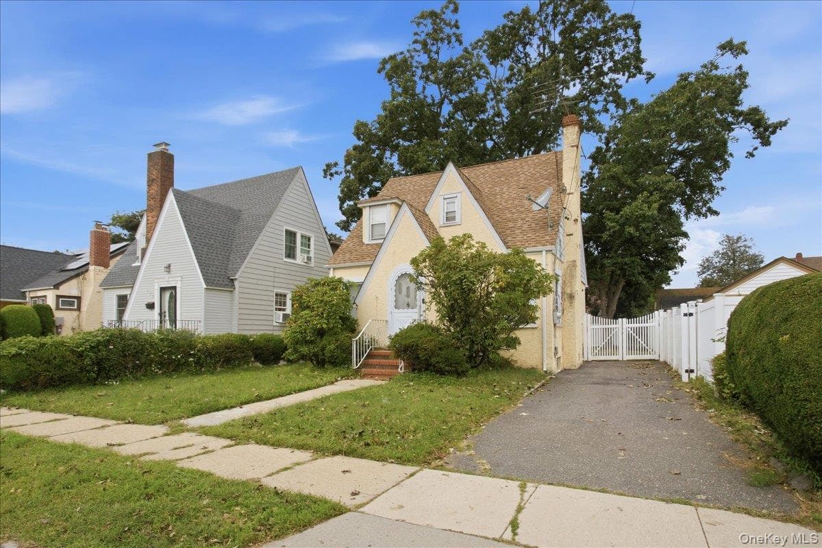 179 Crowell Street thumbnail 3