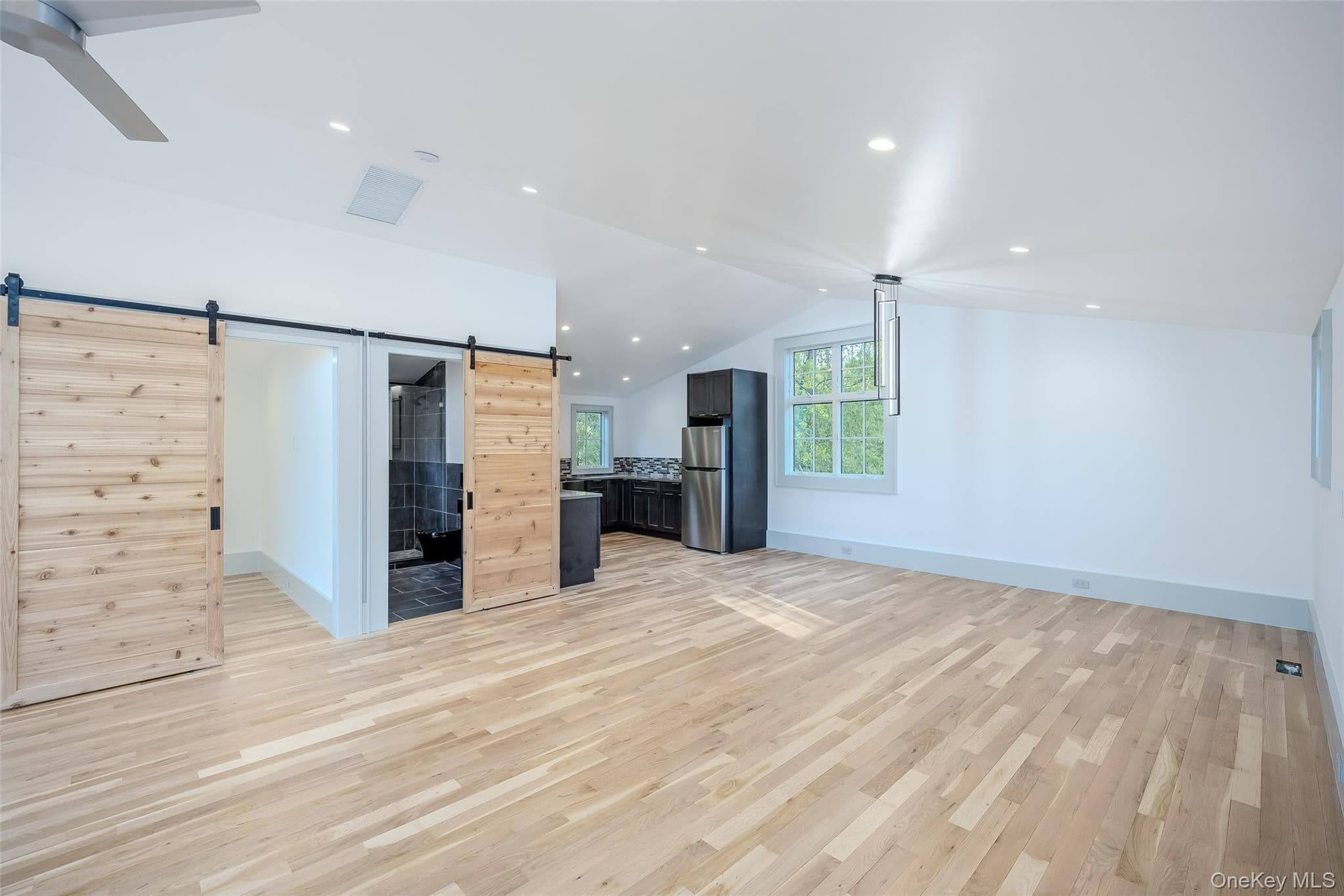 141A N Ferry Road thumbnail 41